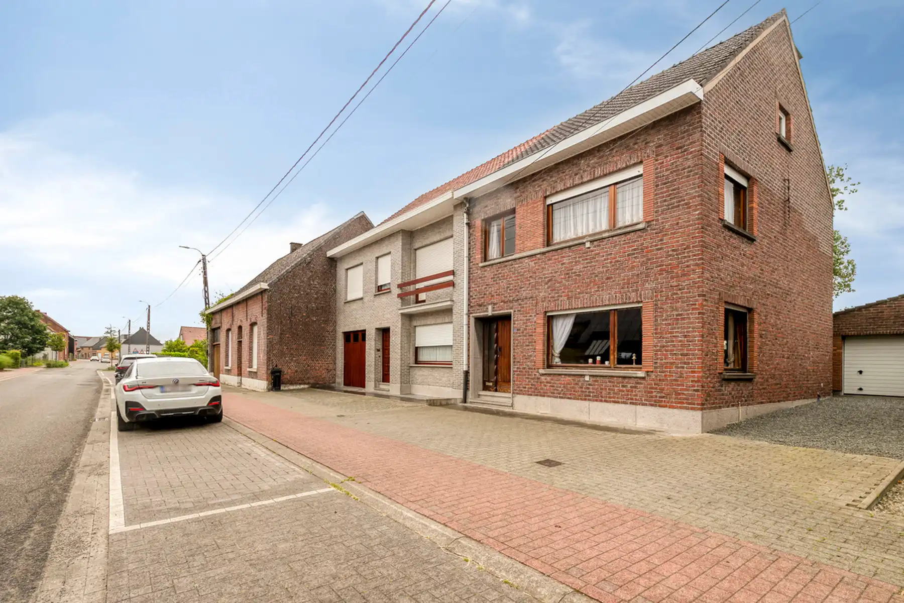Hoofdfoto van de publicatie: Te renoveren HOB met 3 slaapkamers en garage