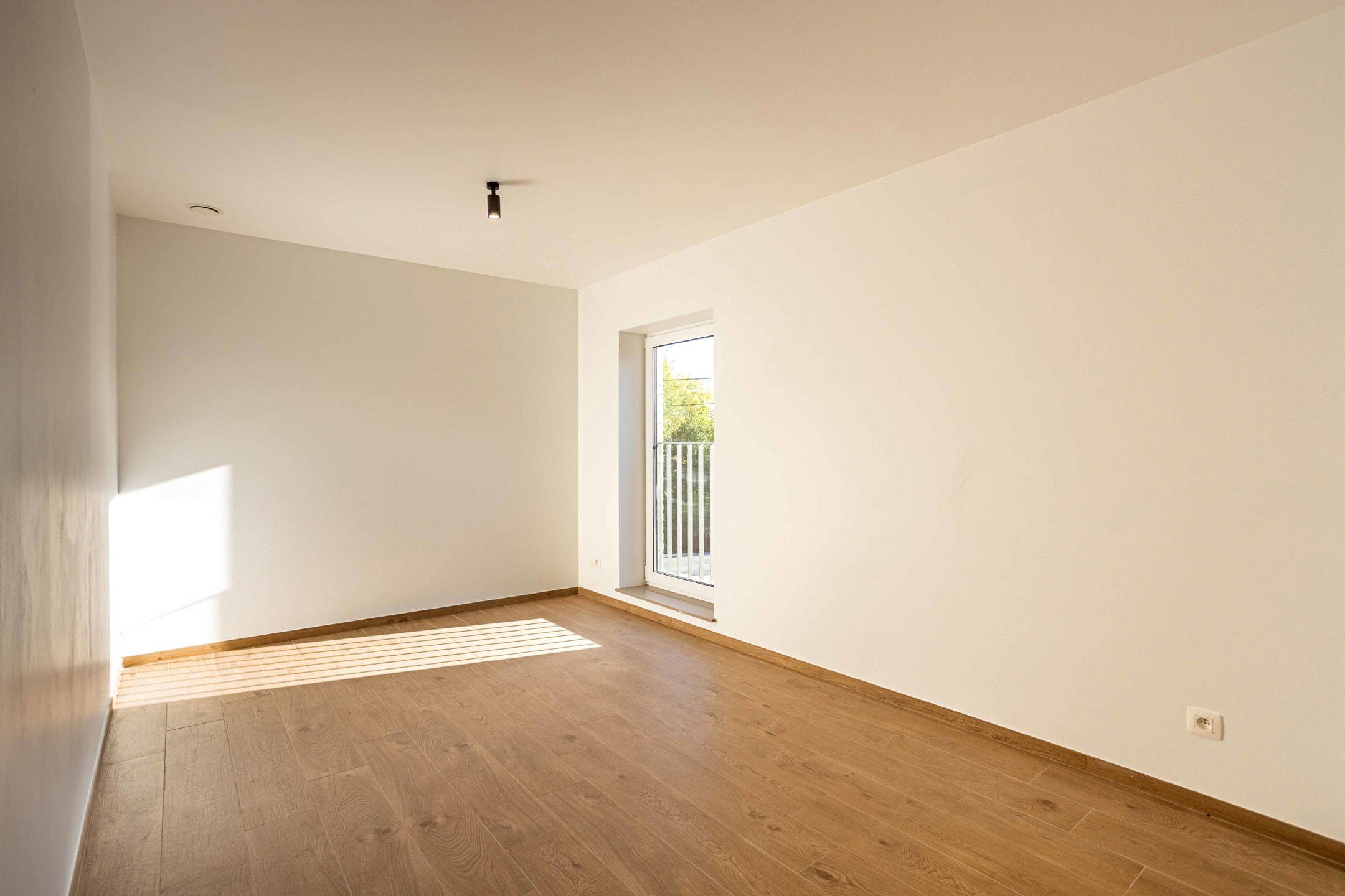 Prachtige nieuwbouwwoning omringd door groen en natuur. foto 16