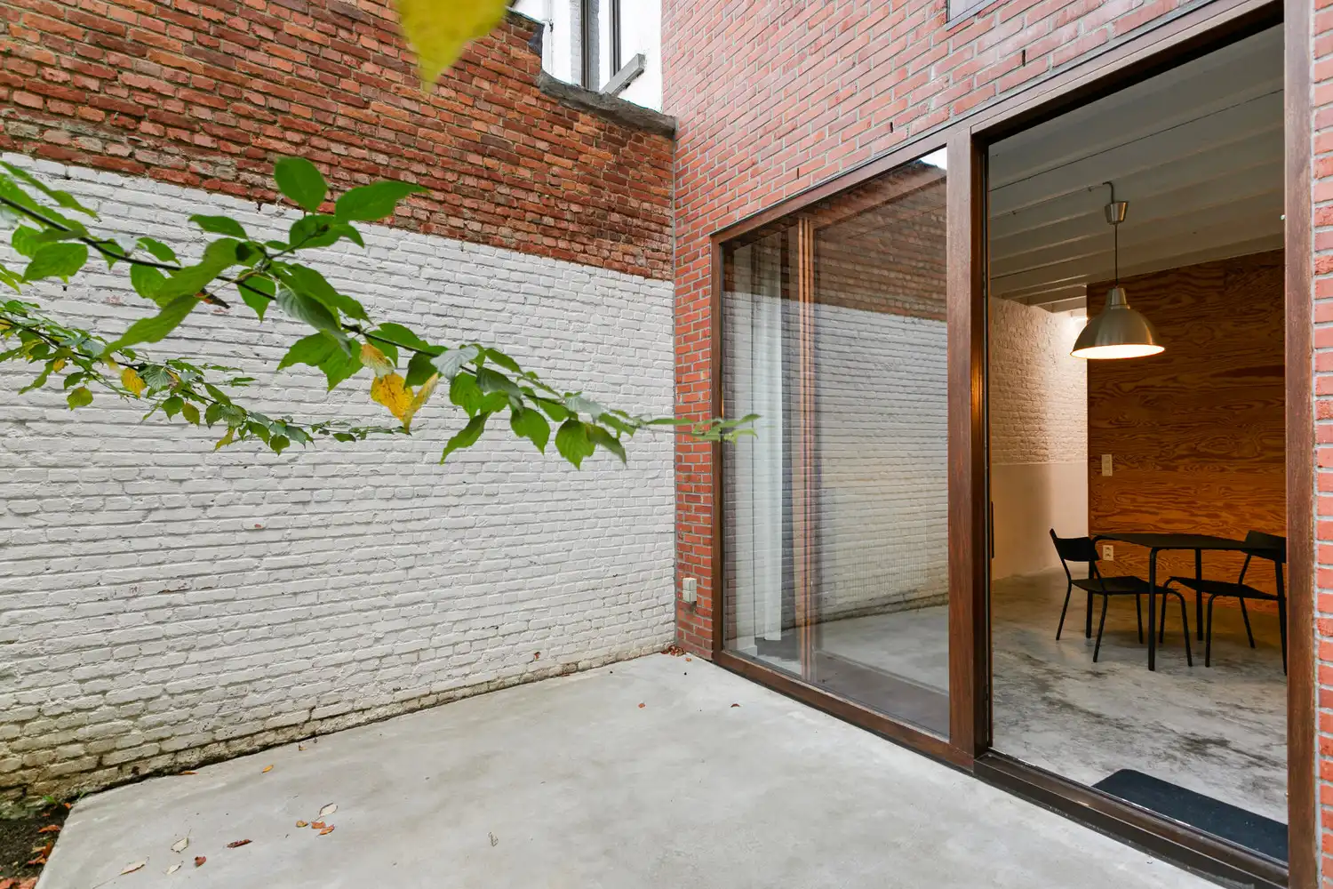 PRACHTIG GERENOVEERDE WONING MET STADSTUIN! foto 17