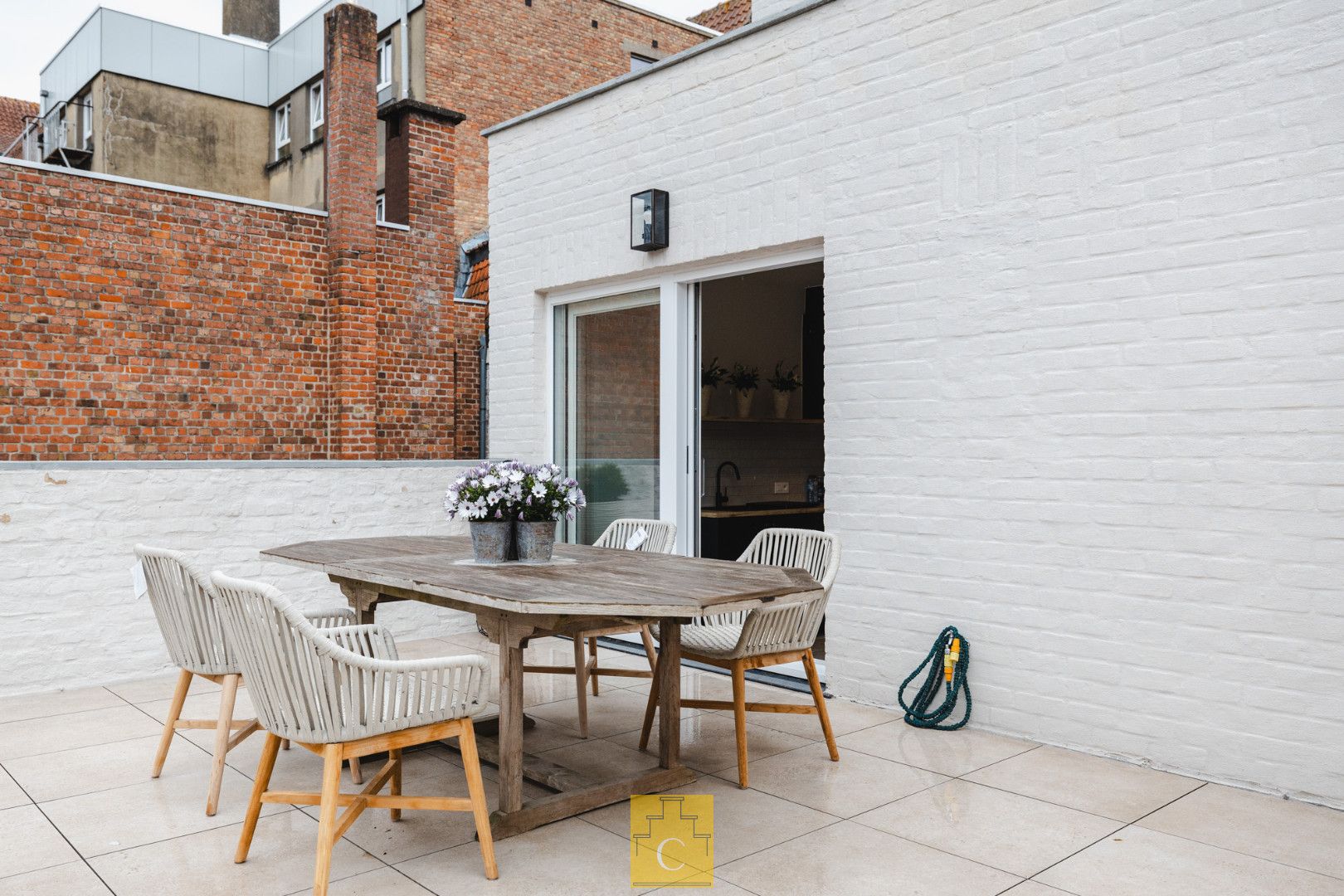Volledig gerenoveerde stadswoning met tuin, garage en praktijkruimte foto 19