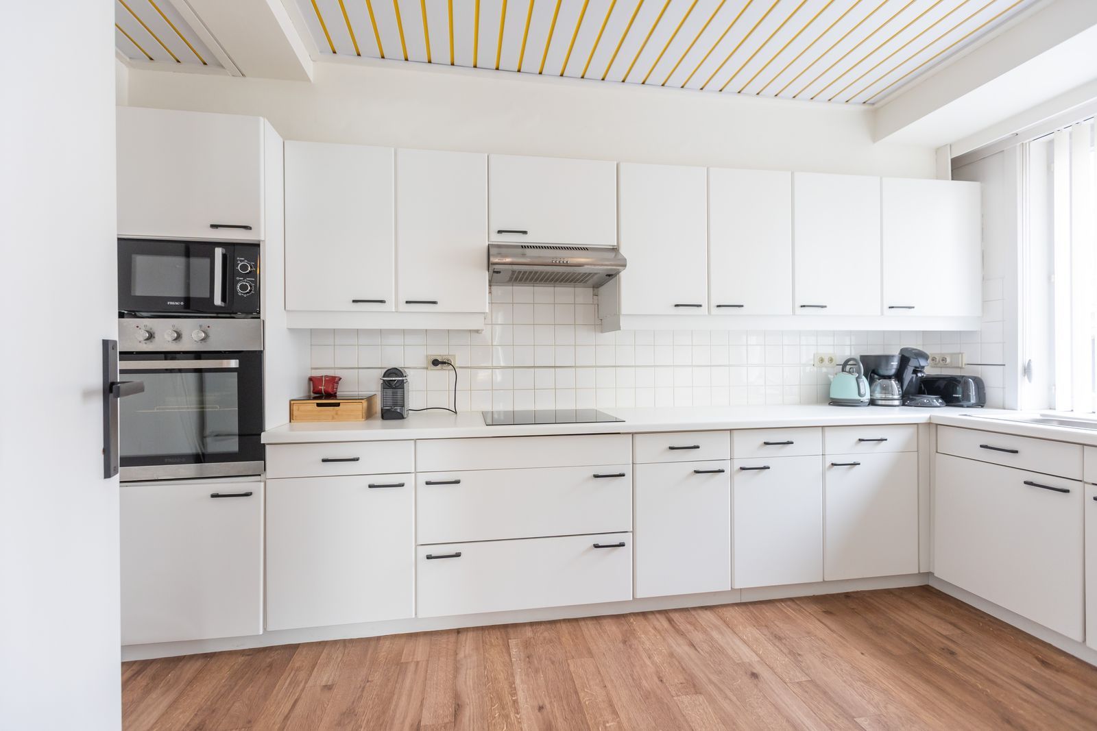 Ruim appartement met 3 slaapkamers en zonnig terras in hartje Oostende, pal aan het strand foto 7