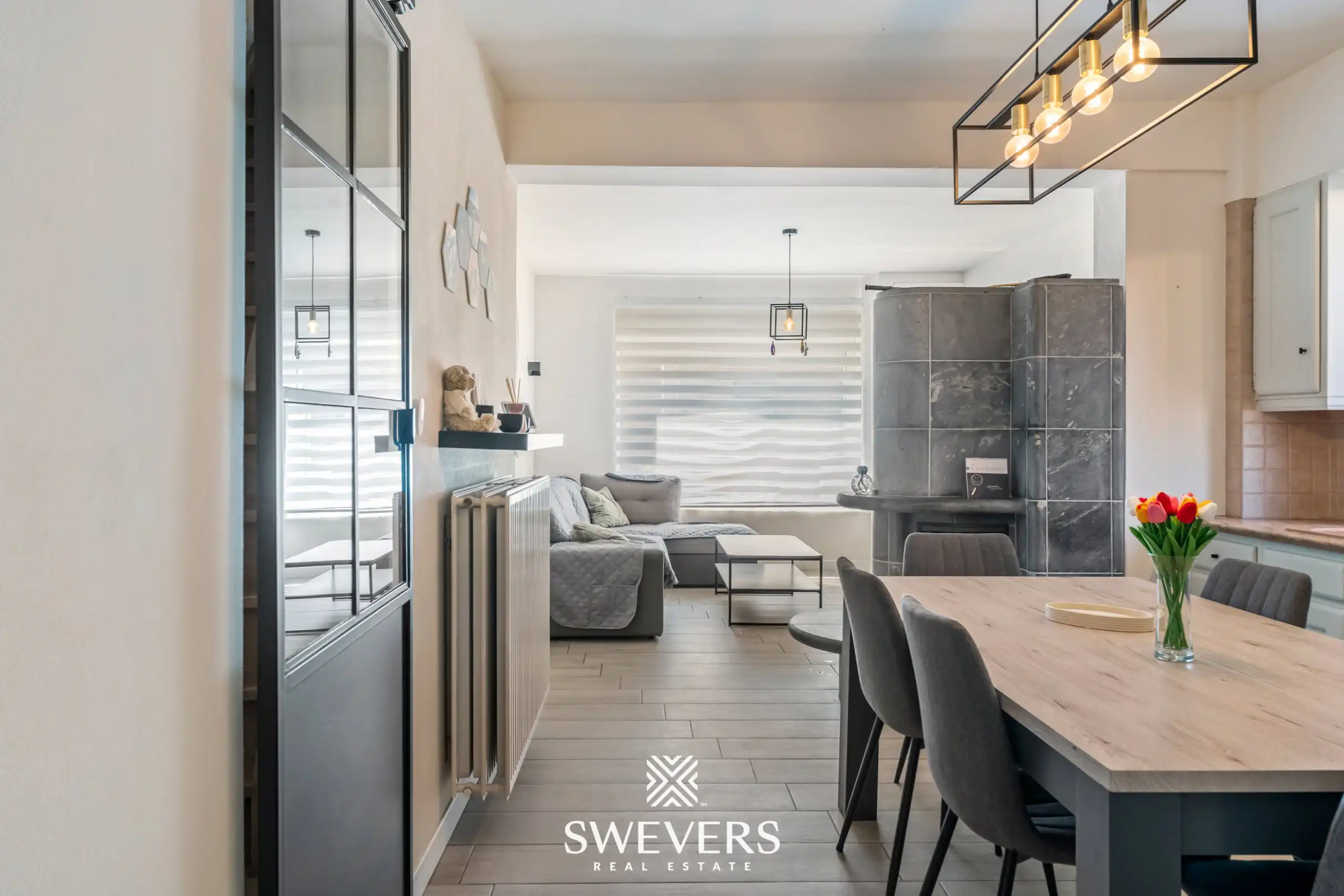 Instapklare, volledig gerenoveerde rijwoning met 3 slaapkamers en ruime tuin in Wellen foto 2