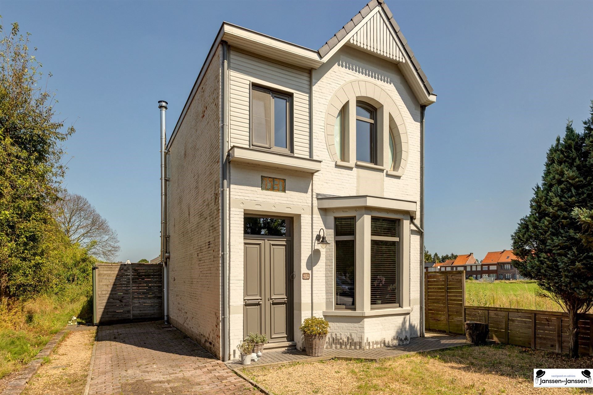 Charmante Woning met Historische Charme in Kapellen foto 29