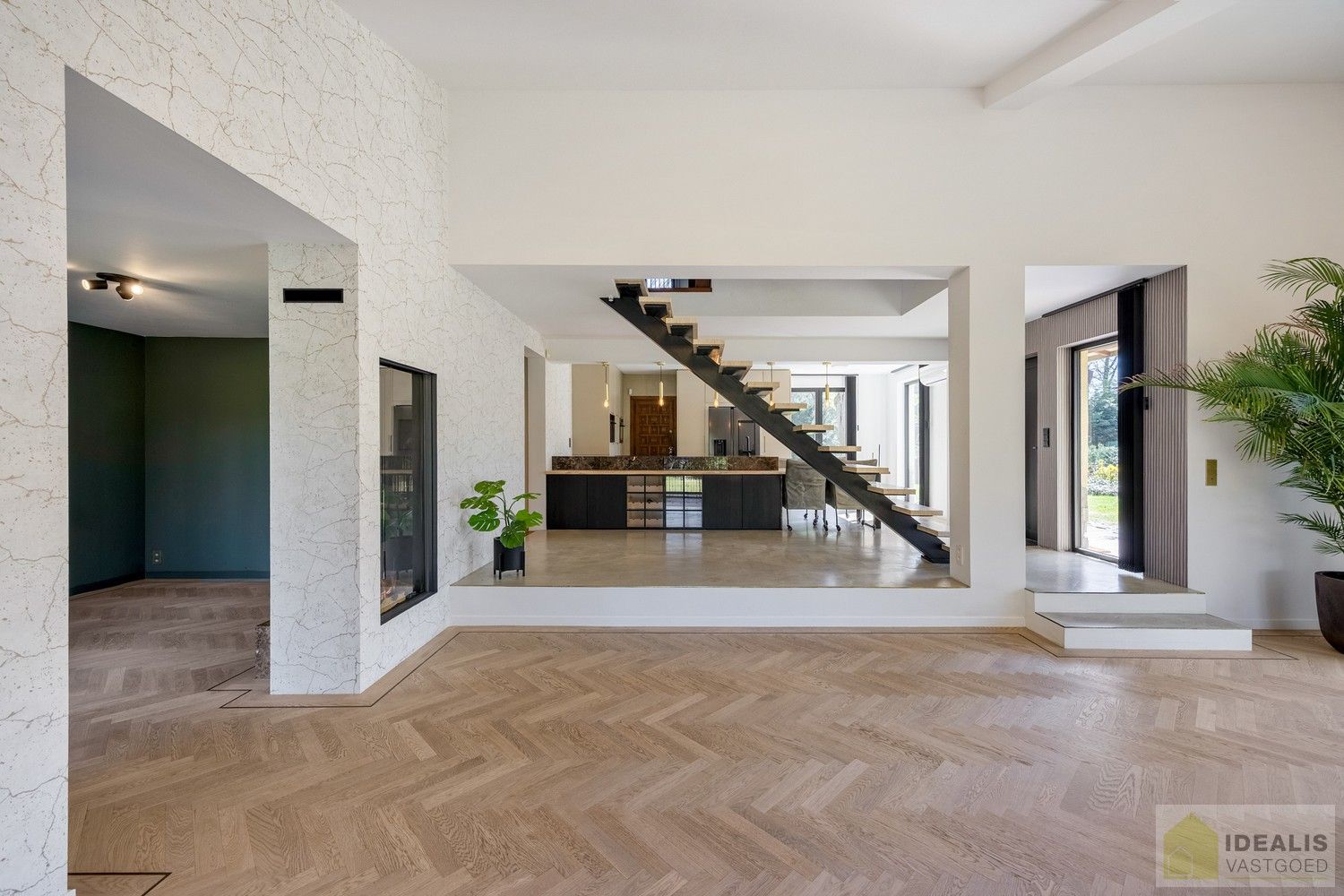 SCHITTERENDE VILLA OMRINGD DOOR PRACHTIGE TUIN MET EEN ZUIDERSE TOETS! foto 24