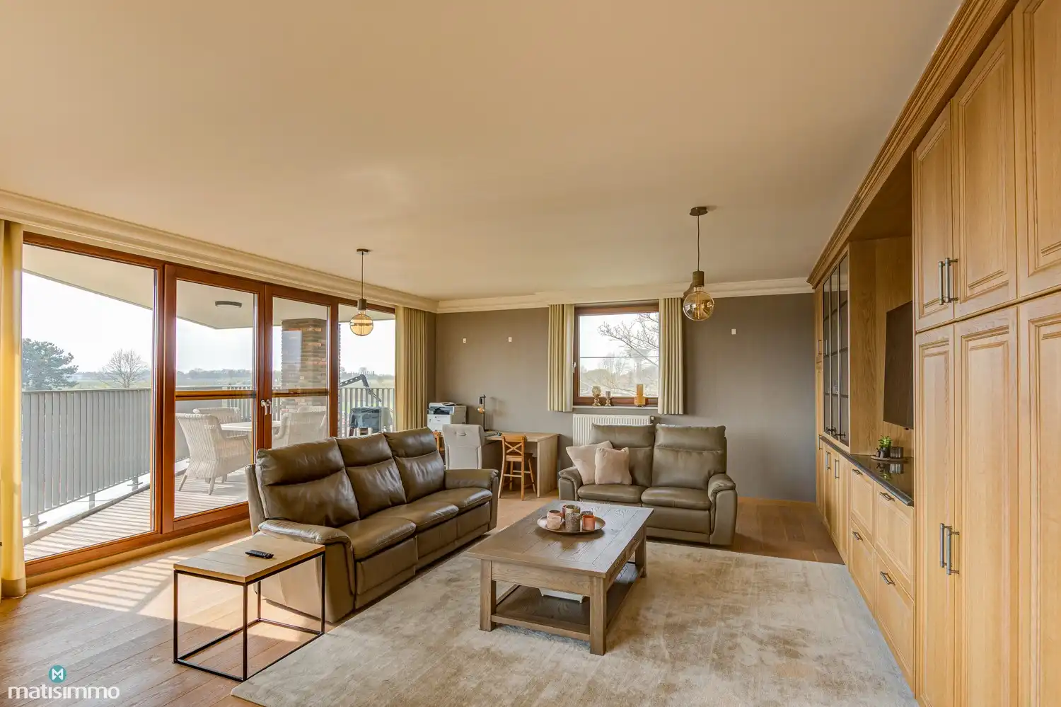 LUXUEUS AFGEWERKT APPARTEMENT MET 2 SLAAPKAMERS EN ZUIDGERICHT TERRAS VLAKBIJ HET CENTRUM VAN BILZEN (+ optioneel 3 autostaanplaatsen) foto 3