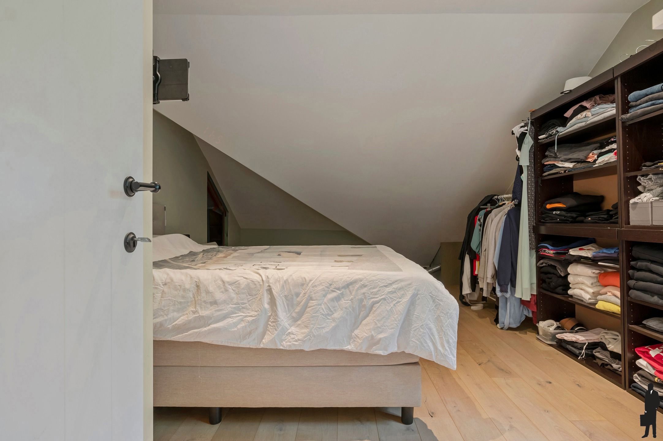 Volledige gerenoveerde villa te koop foto 31