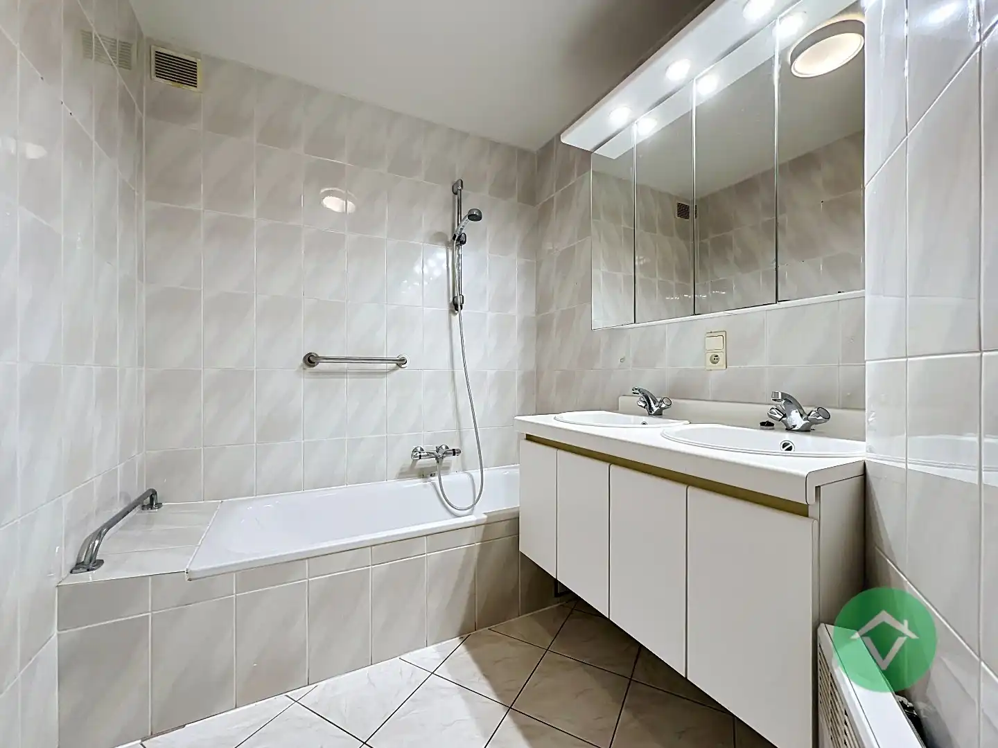 Gelijkvloers appartement met 2 slaapkamers in hartje Koekelare foto 18