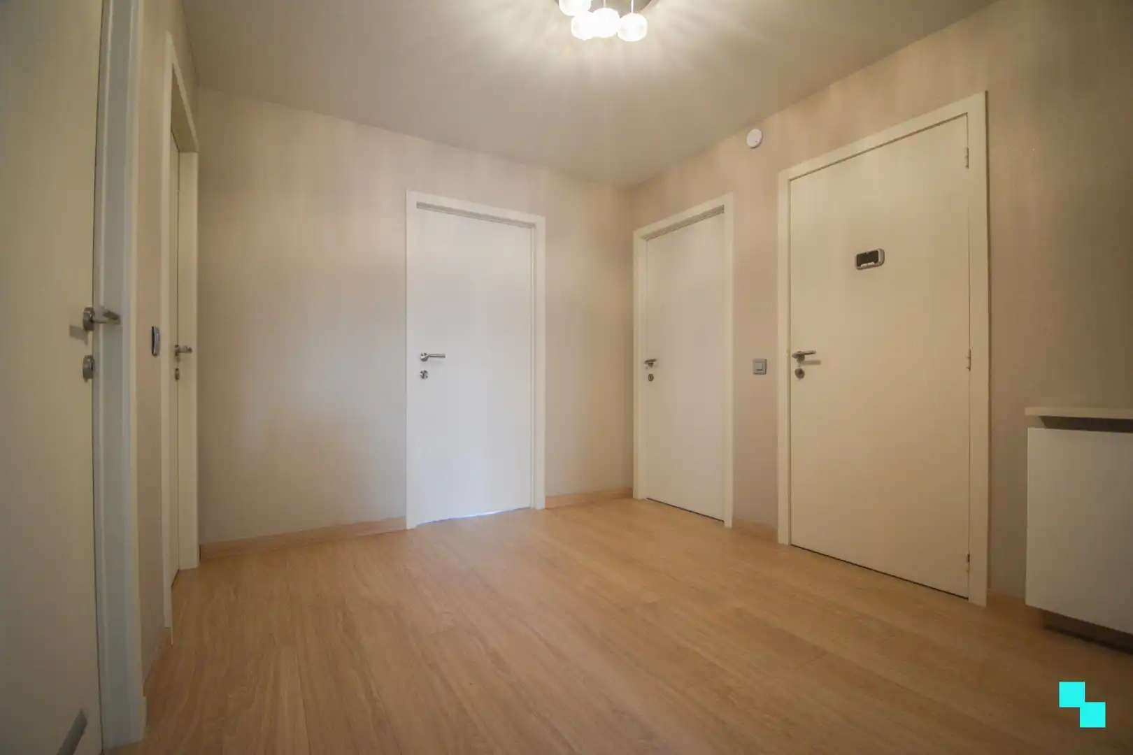 Gerenoveerd 3-slaapkamer appartement te Roeselare foto 26