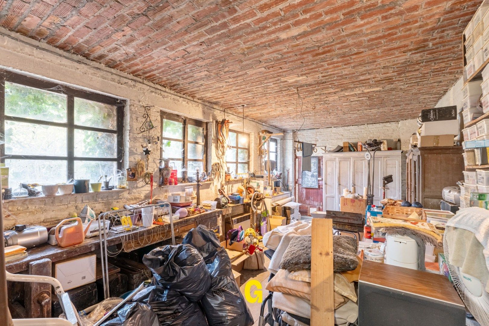 ***IN OPTIE*** Degelijk gebouwde halfopen woning met tuin en 315 m² vergunde opslagplaatsen en garage, vlak bij het centrum van Hoeselt foto 19