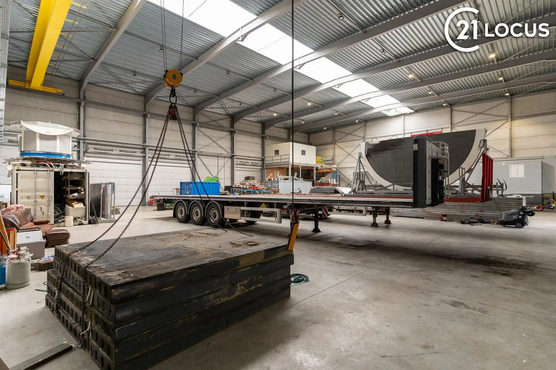 Ruim Magazijn/opslagplaats (850 m²) te Huur in Beveren foto 5