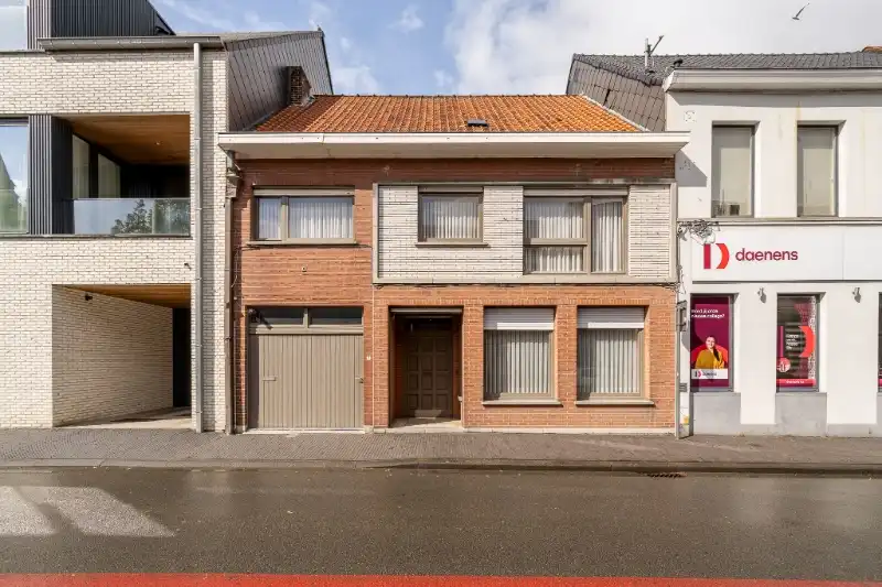 Hoofdfoto van de publicatie: Centraal gelegen ruime woning met 4 slaapkamers.