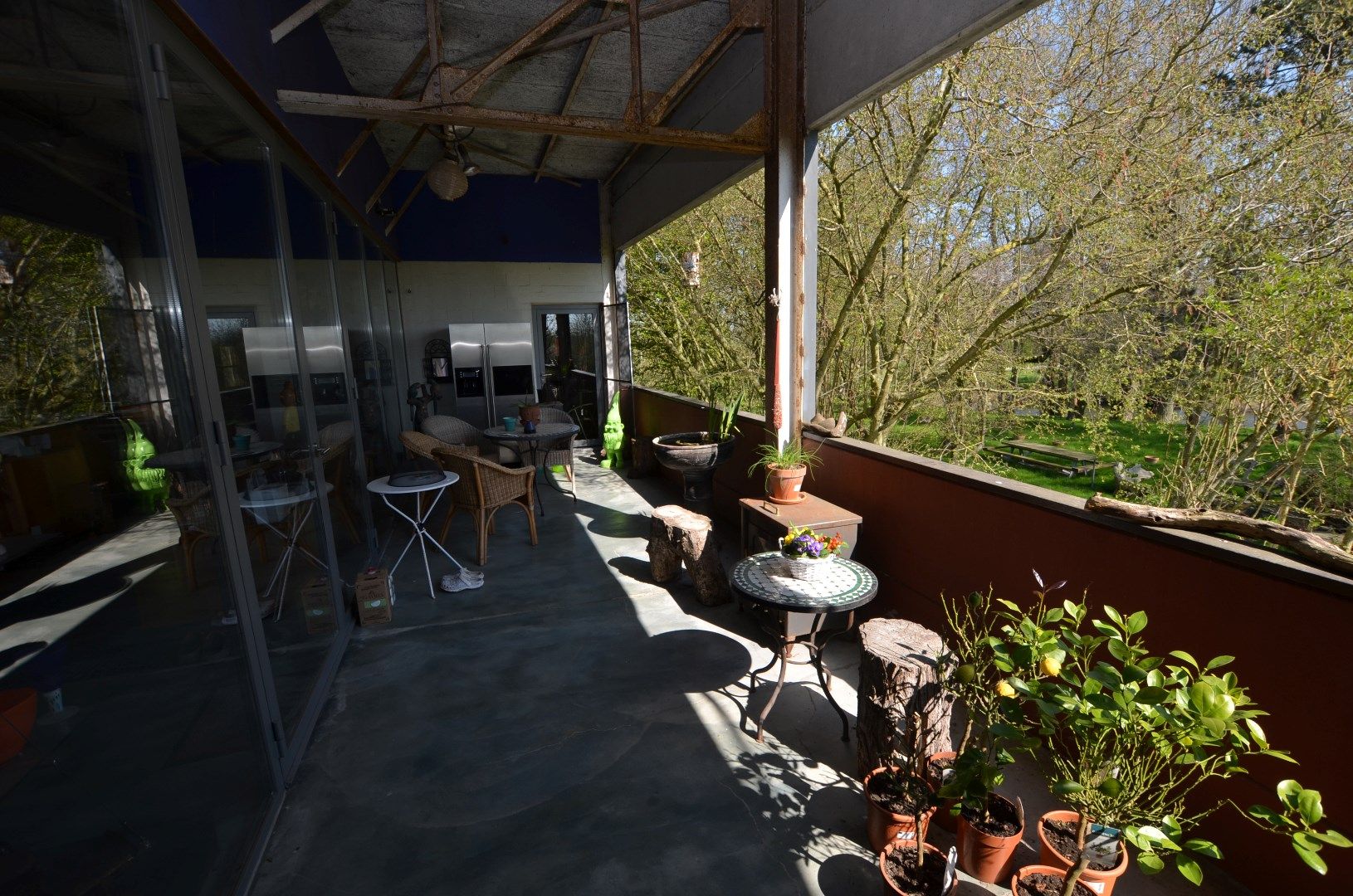 Loft met grote garage en tuin foto 12