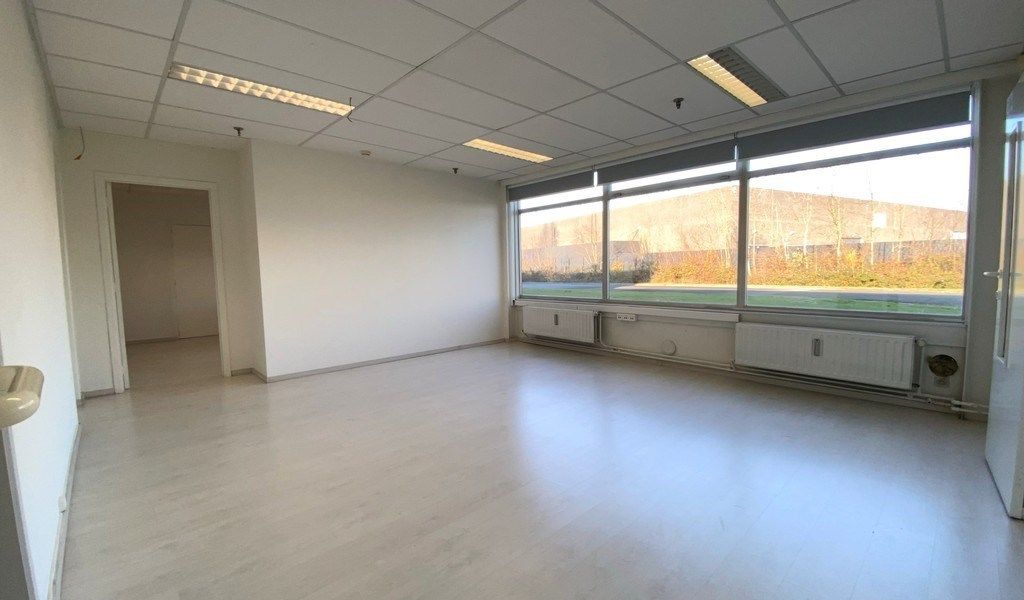 Budgetvriendelijk kantoor te huur bij E40 in Wetteren foto 5