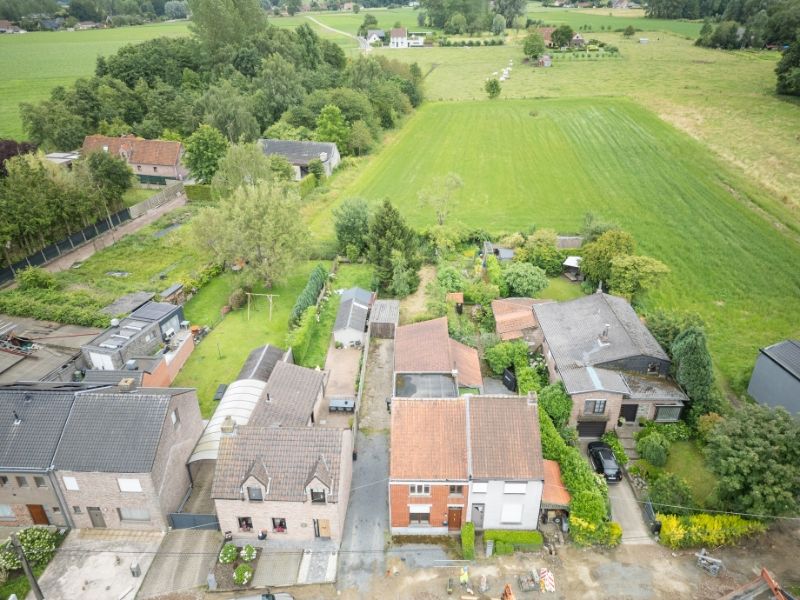 Halfopen woning in een groene oase te Landskouter foto 15