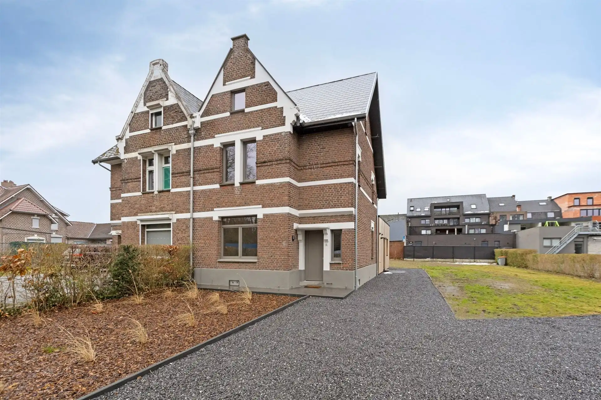 Gerenoveerde mijnwerkerswoning Louis Mercierlaan 15, Maasmechelen foto {{pictureIndex}}