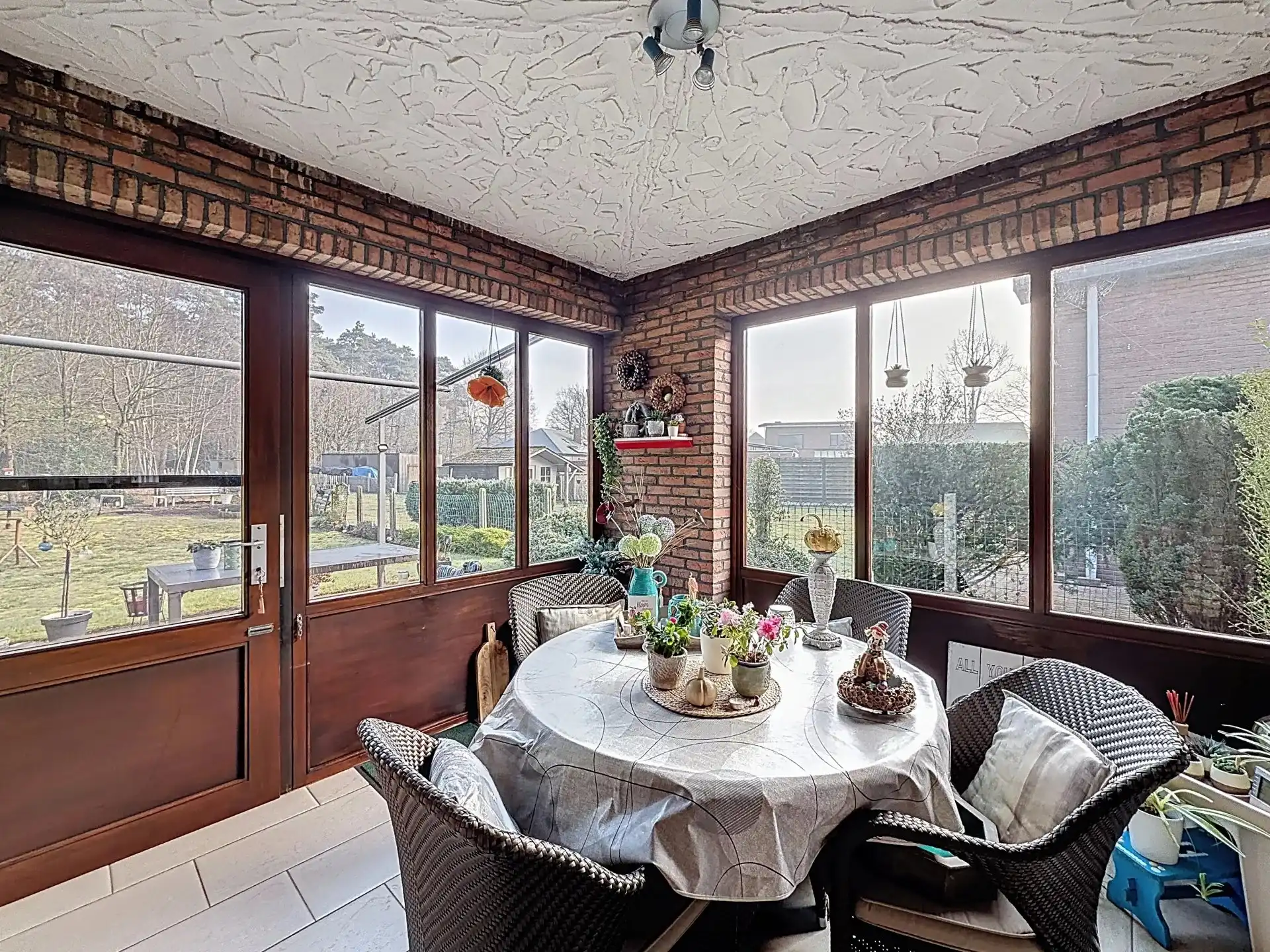 Verzorgde woning met 3 slaapkamers op mooi perceel. foto 11