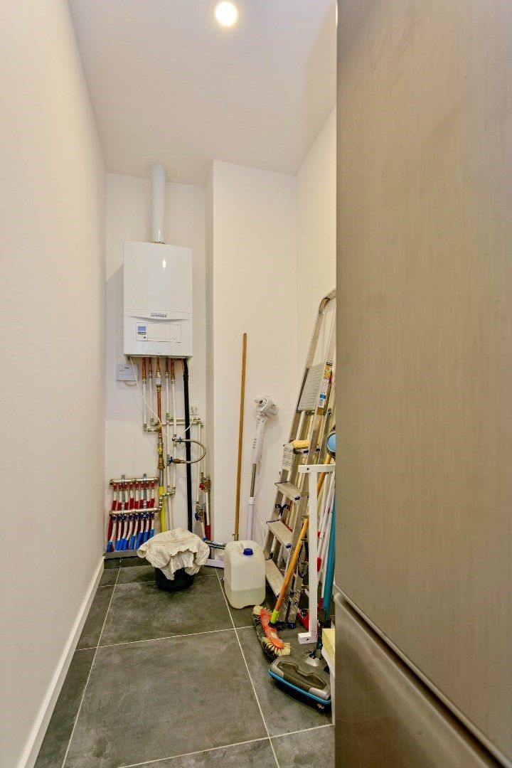 Gerenoveerd penthouse app. 3 slpk. met terras en kelder foto 6