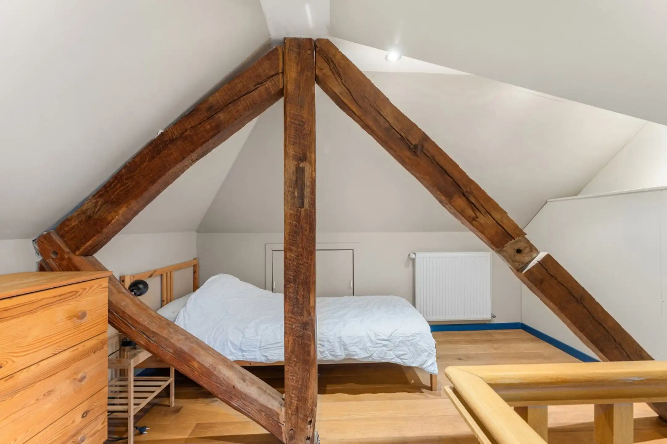 Zeer ruime woning met 5 slaapkamers, veel potentieel. foto 26