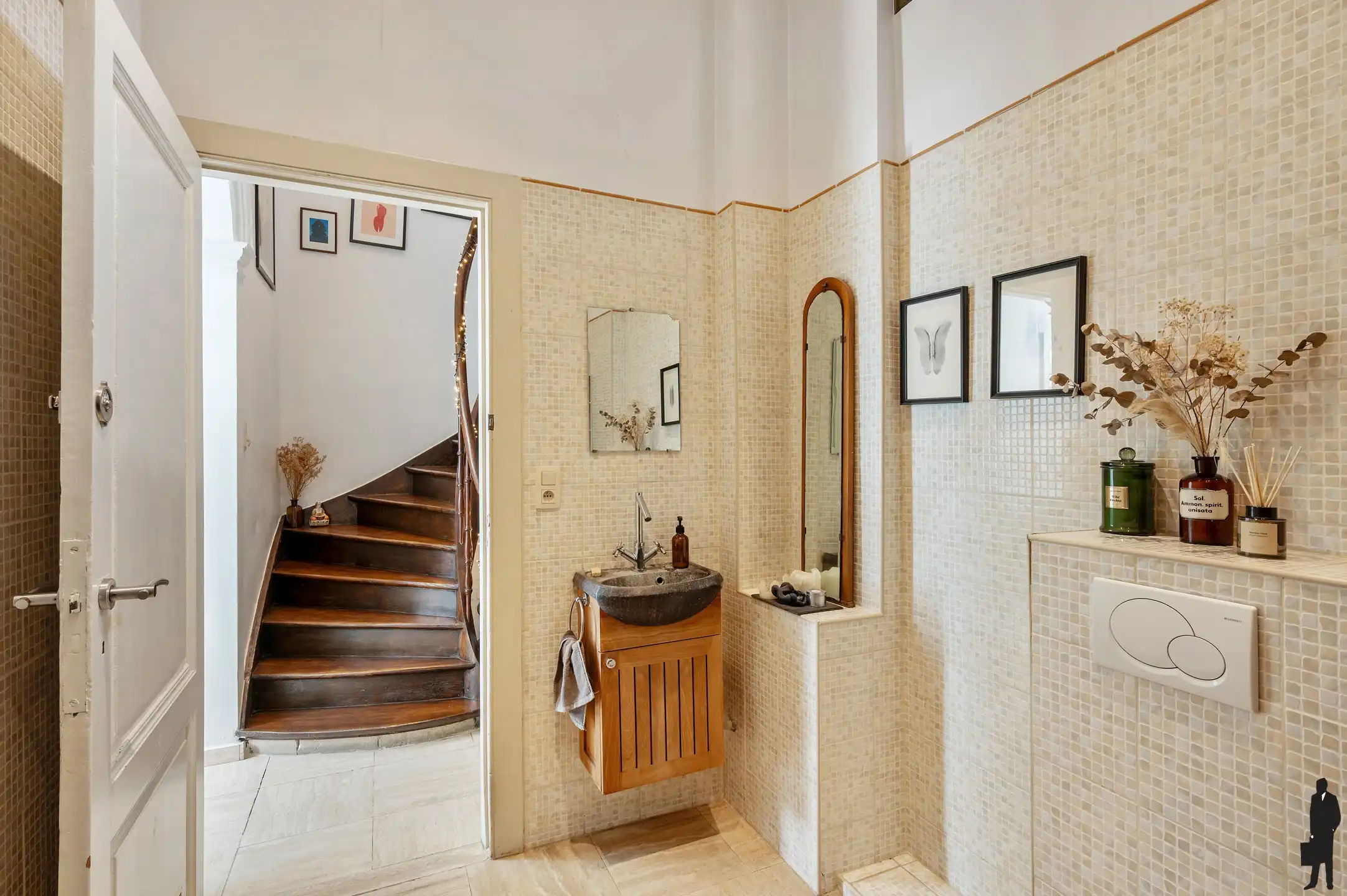 Prachtig herenhuis met ruime stadskoer foto 16