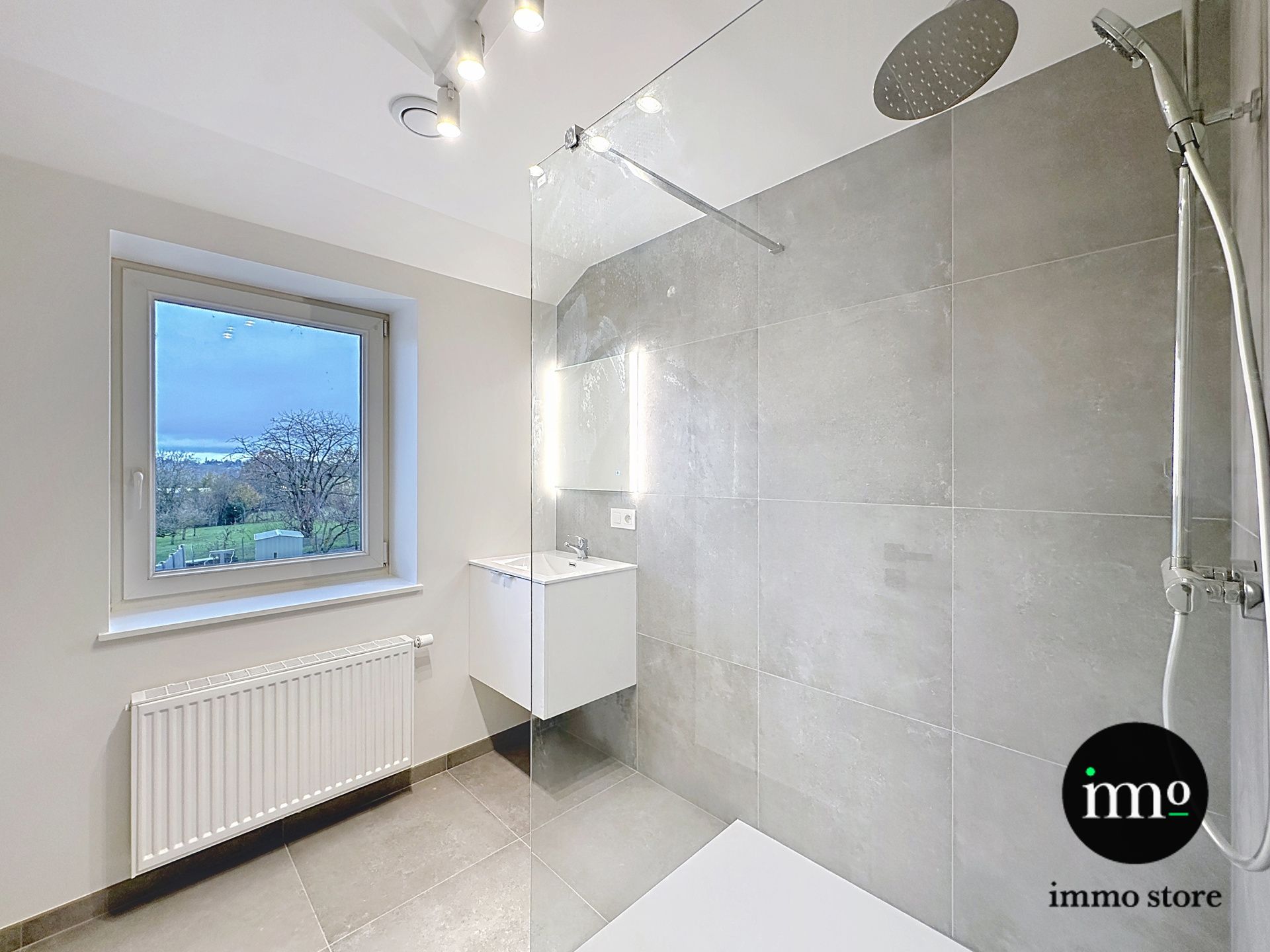 Volledig gerenoveerde gezinswoning met 3 slaapkamers, garage en nieuw aan te leggen tuin in hartje Sint-Ulriks-Kapelle foto 11