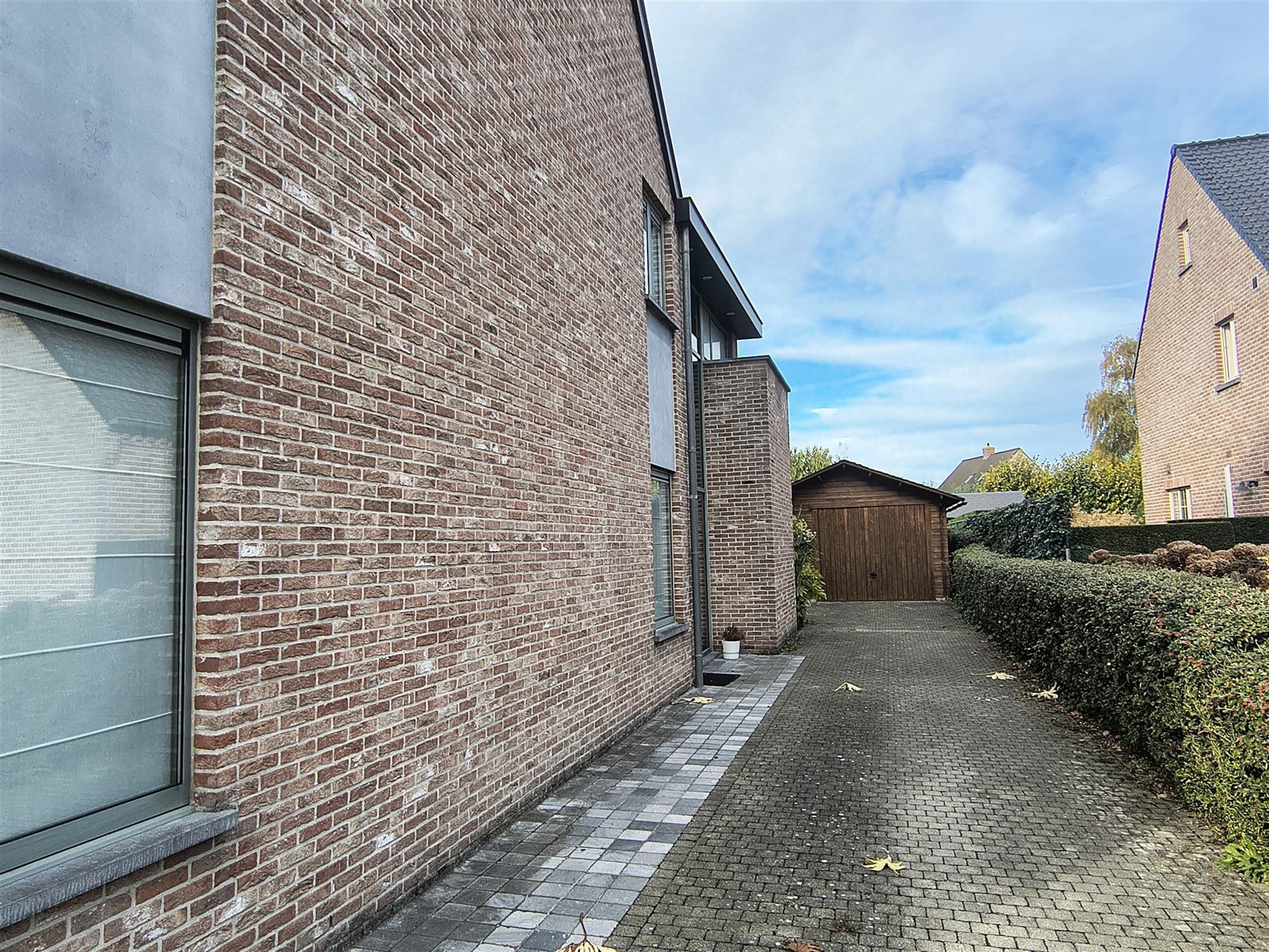 Rustig gelegen woning met 3 slaapkamers, garage en aangename tuin foto 12