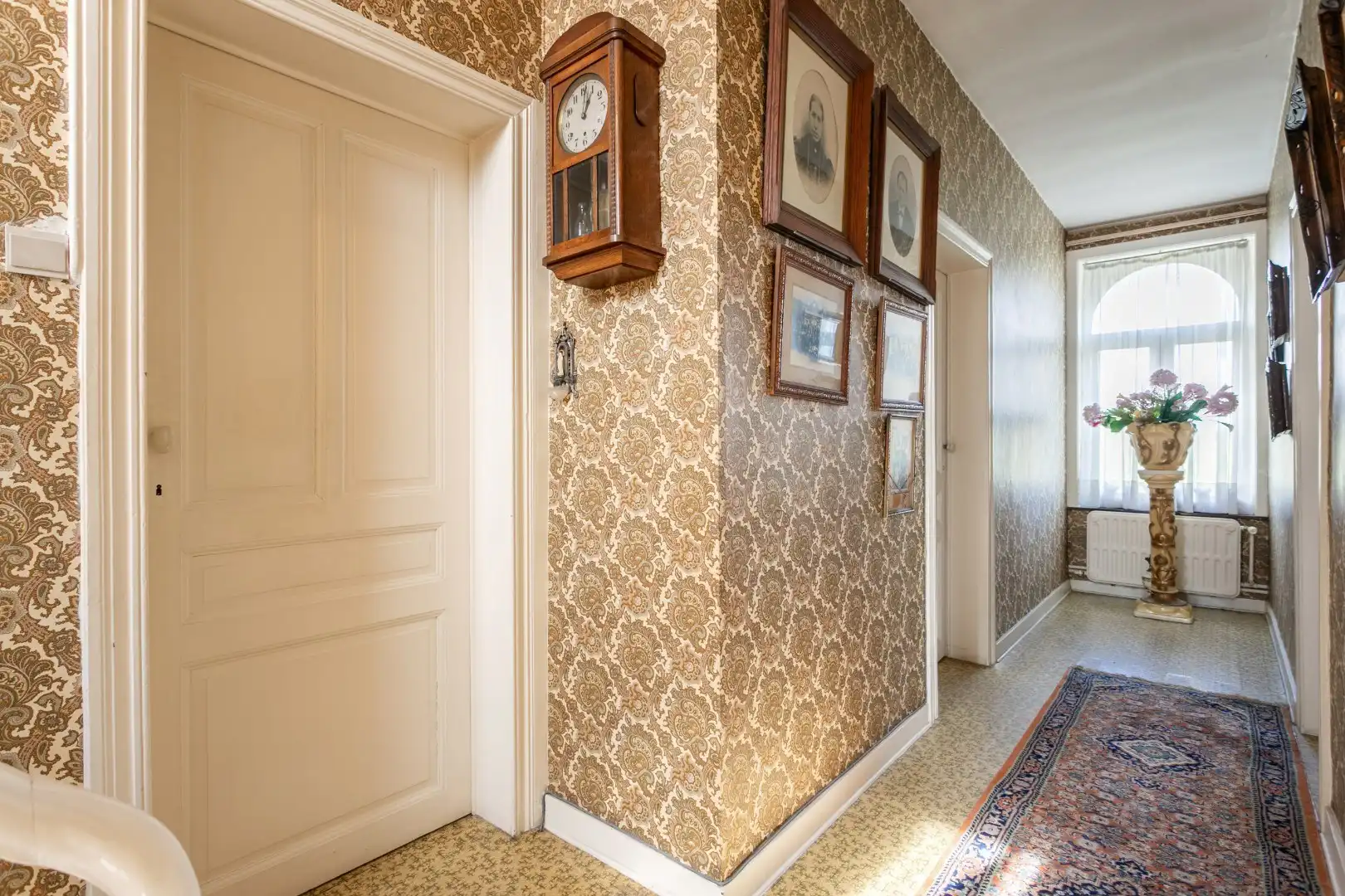 Karaktervol, te renoveren herenhuis met enorm potentieel te Gooik foto 15