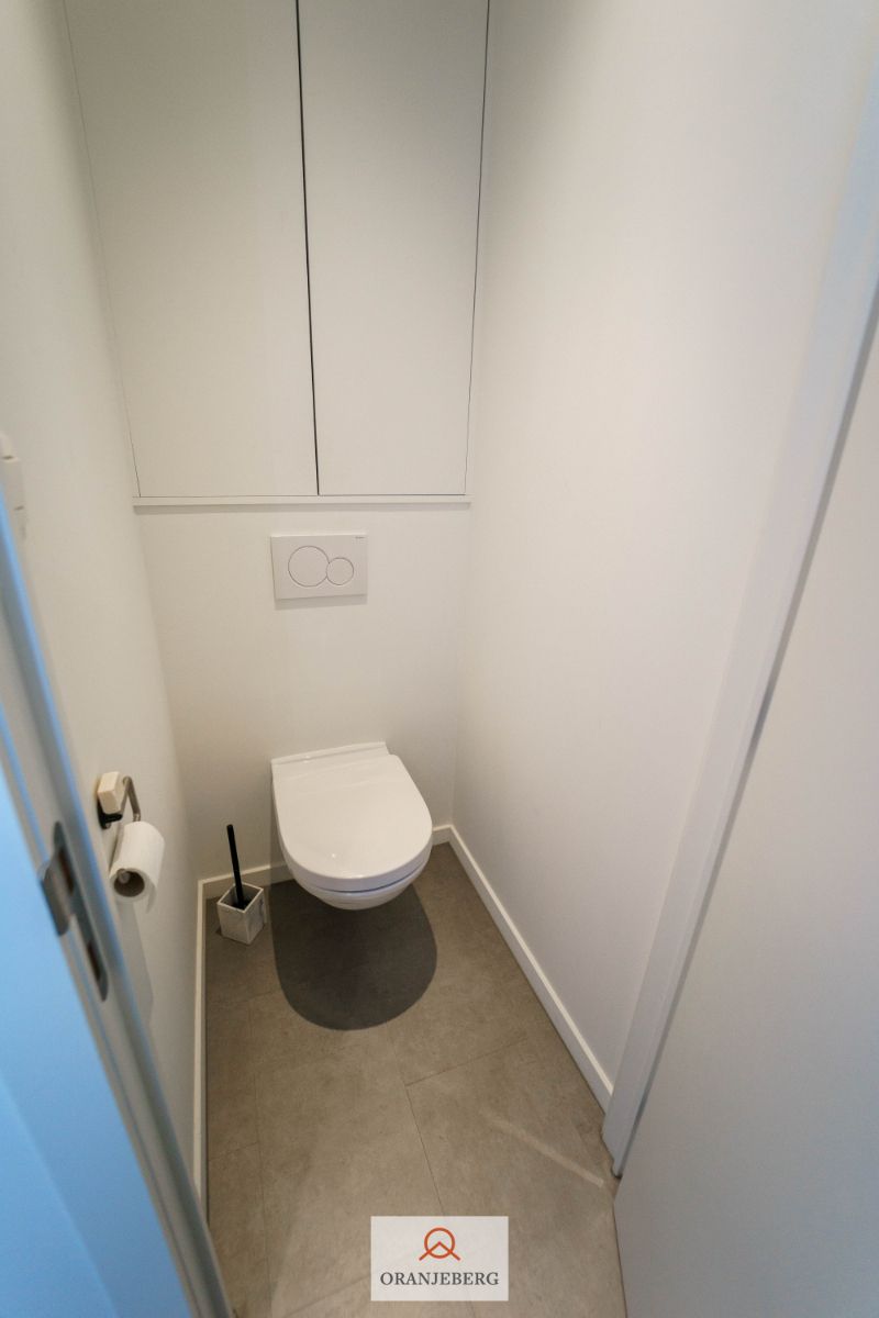 Uniek gelegen gerenoveerd appartement in hartje Gent op het Sint-Baafsplein foto 24