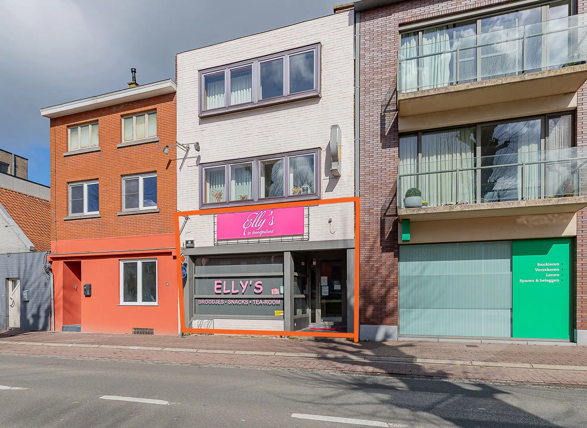 HERZELE – Florerende broodjeszaak op toplocatie met terras foto 14