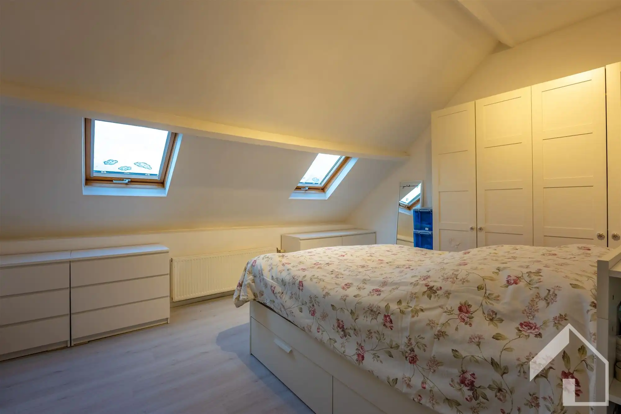 Ruime woning met 4 slaapkamers in rustige straat foto 11