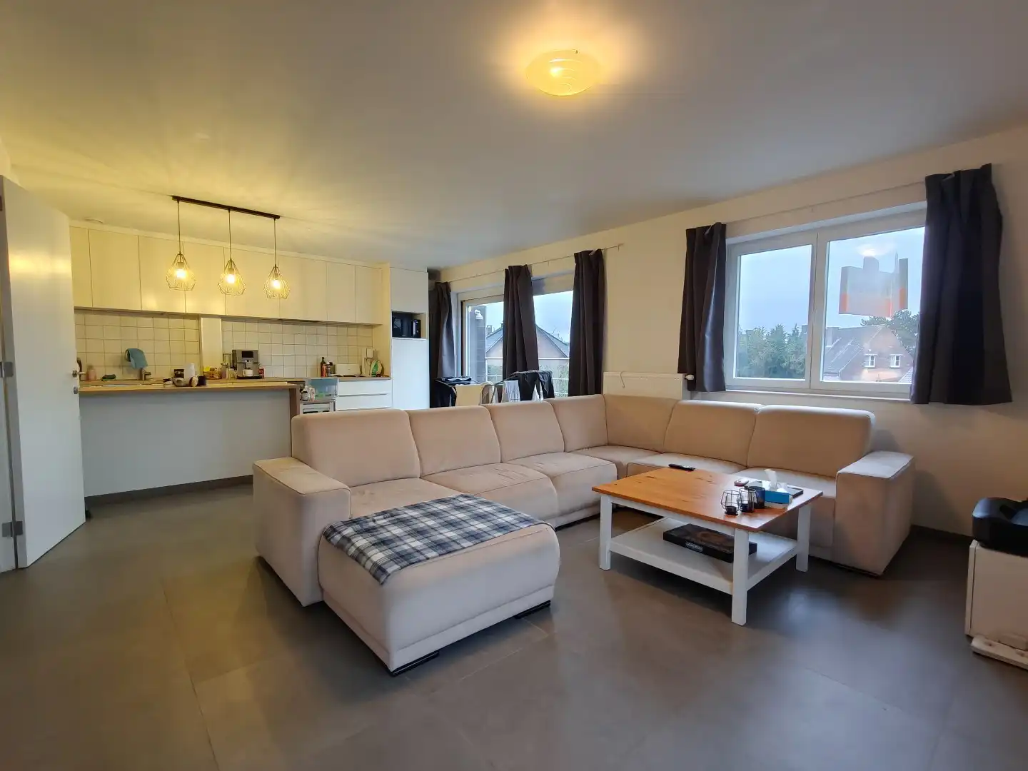 Ruime bel-étage woning met terras en garage te Lokeren foto 2