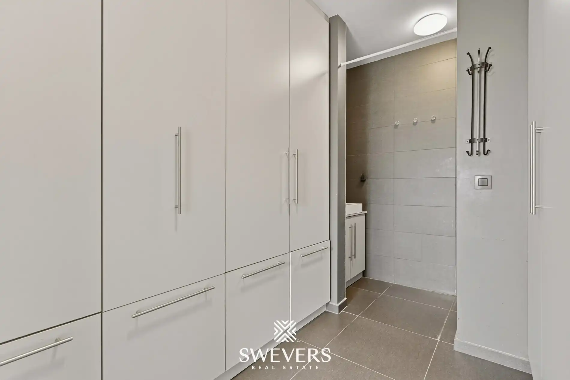 Luxueuze en energiezuinige woning op rustige ligging met zwembad foto 12