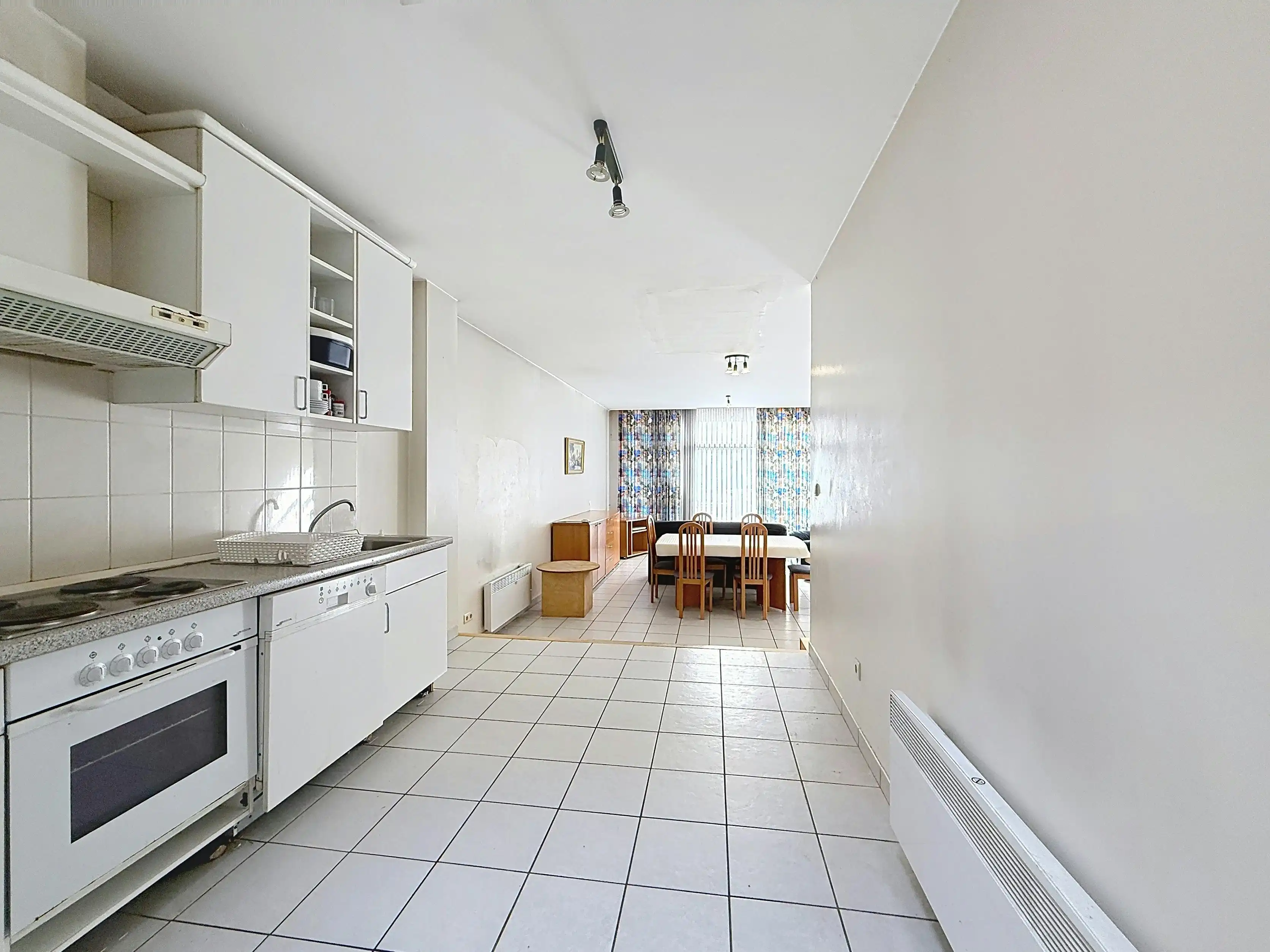 Gelijkvloers appartement met ruime garage in centrum Sint-Idesbald foto 7