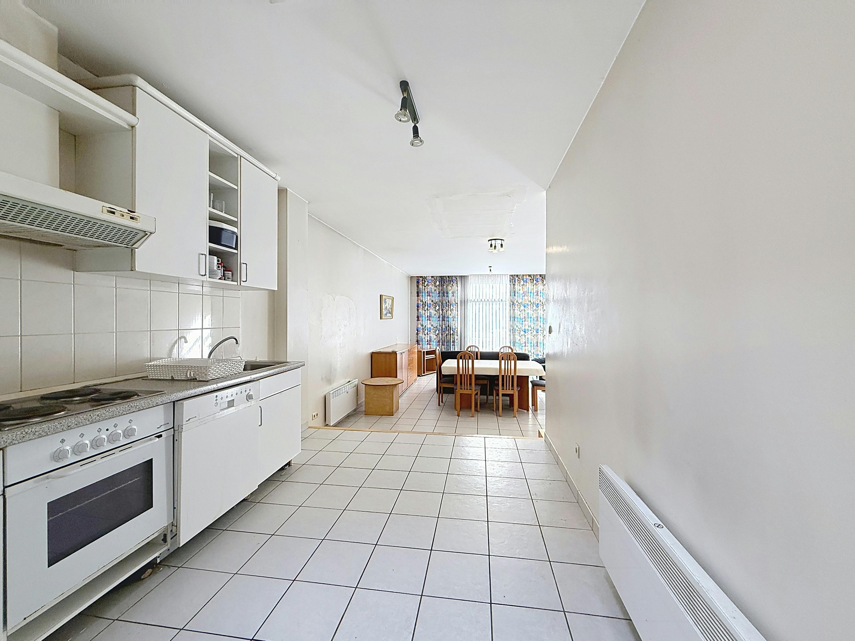 Gelijkvloers appartement met ruime garage in centrum Sint-Idesbald foto 4