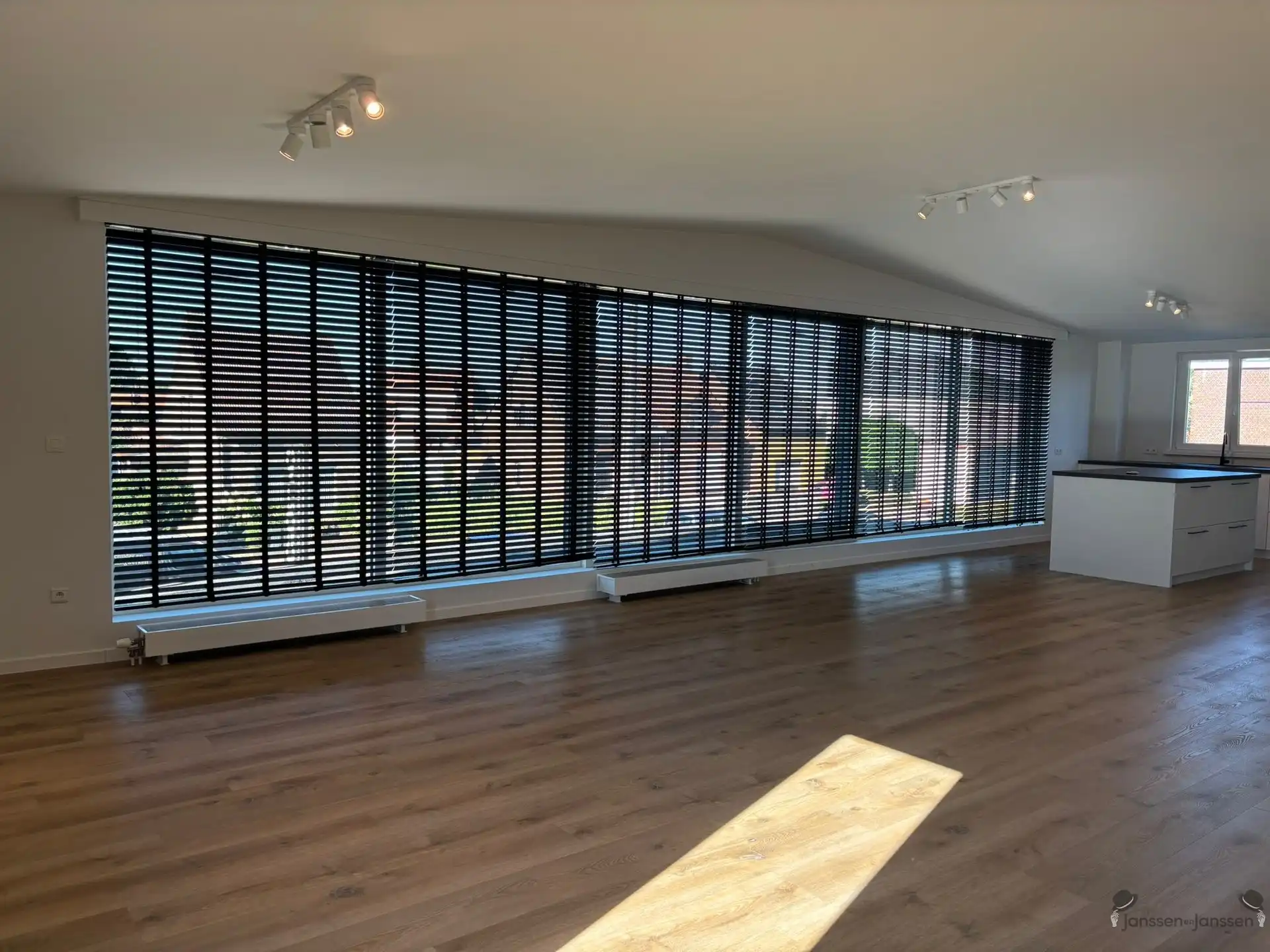 Ruim en volledig vernieuwd appartement met grote leefruimte in Sint-Lenaarts foto 8