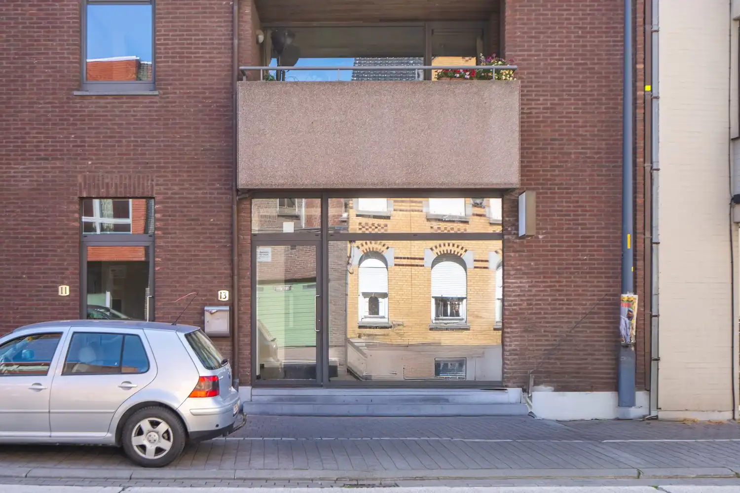 KANTOOR MET GARAGE foto 13