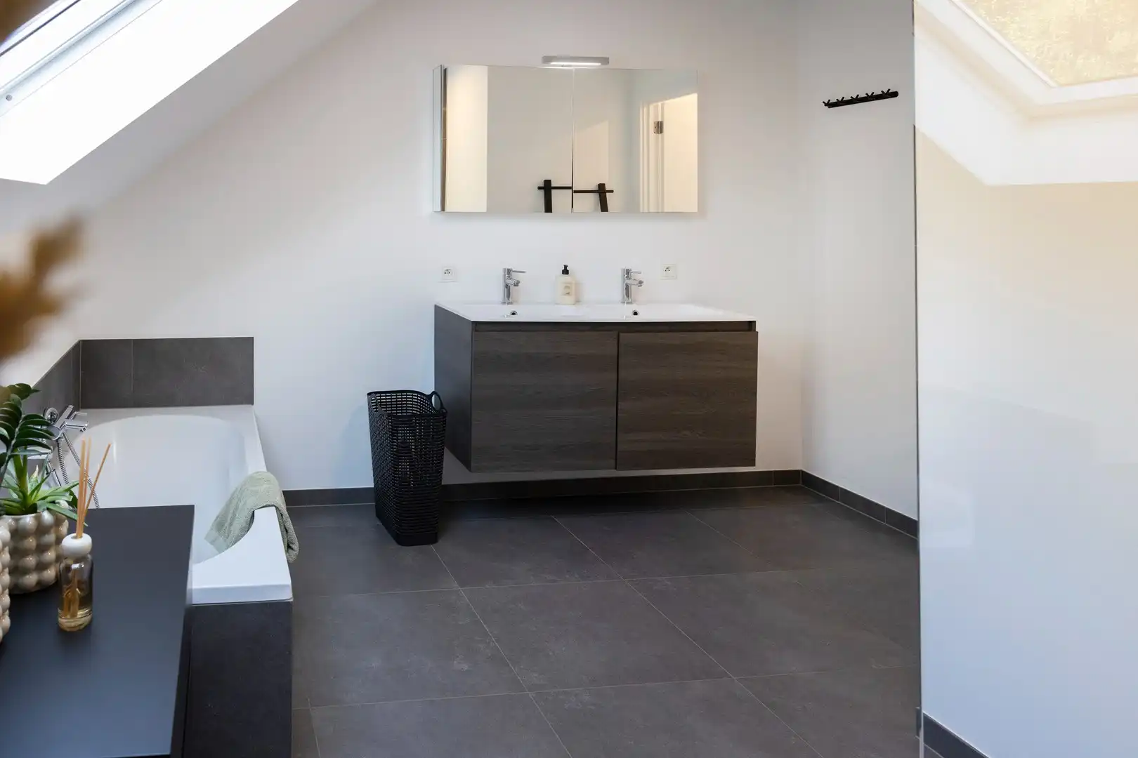 Zeer verzorgde, instapklare woning met 4 slaapkamers. foto 9