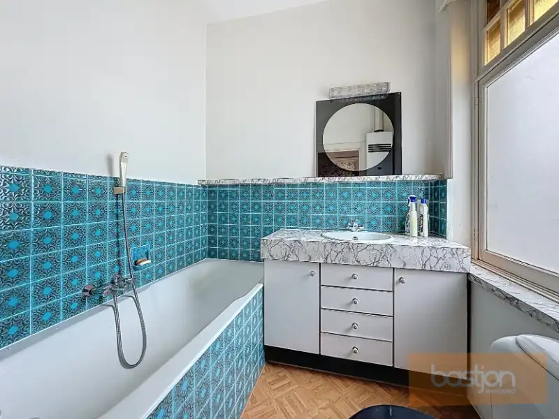 Te renoveren woning met tal van mogelijkheden in hartje Marke foto 20