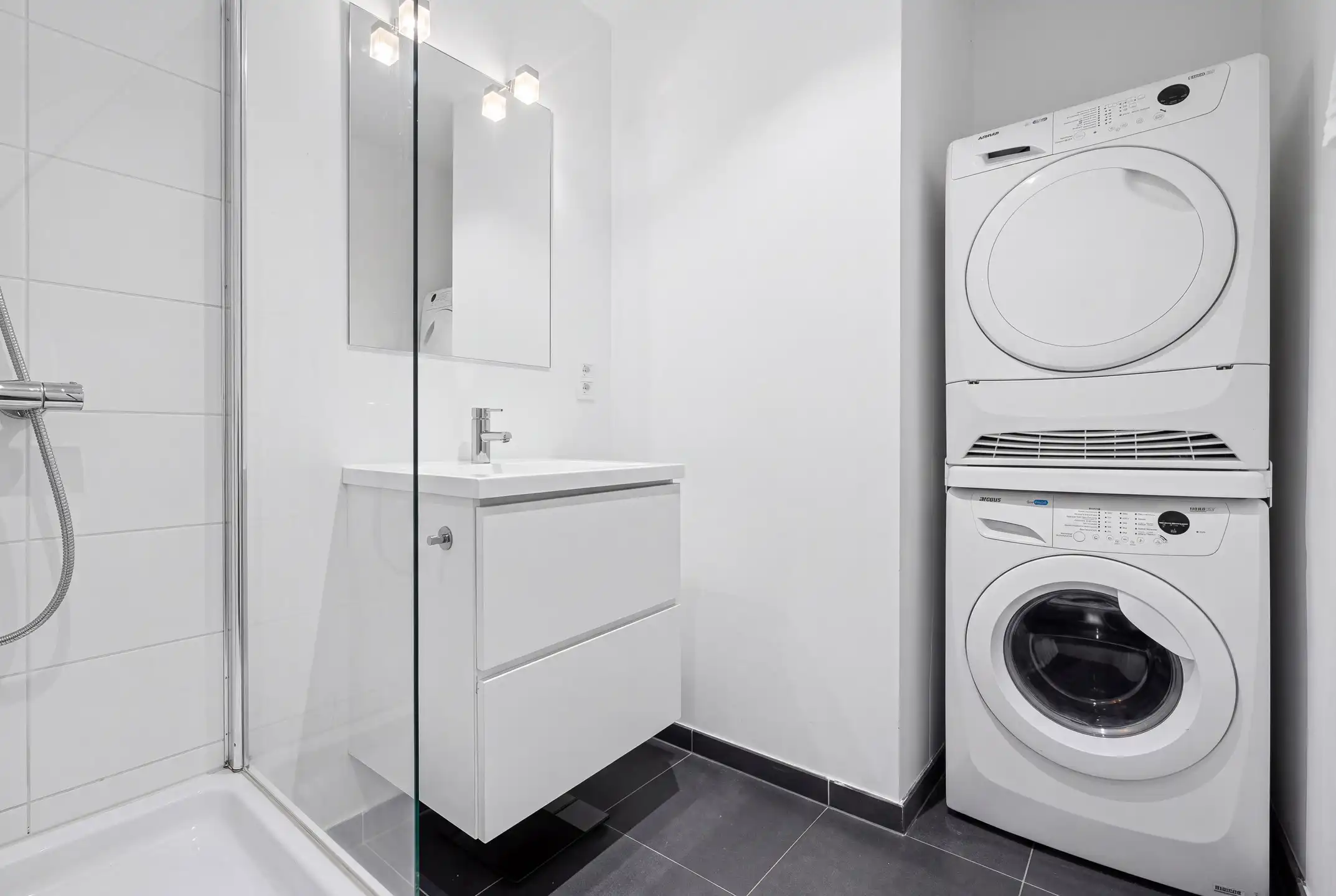 Gemeubileerd appartement met 1 slaapkamer + kelder foto 11