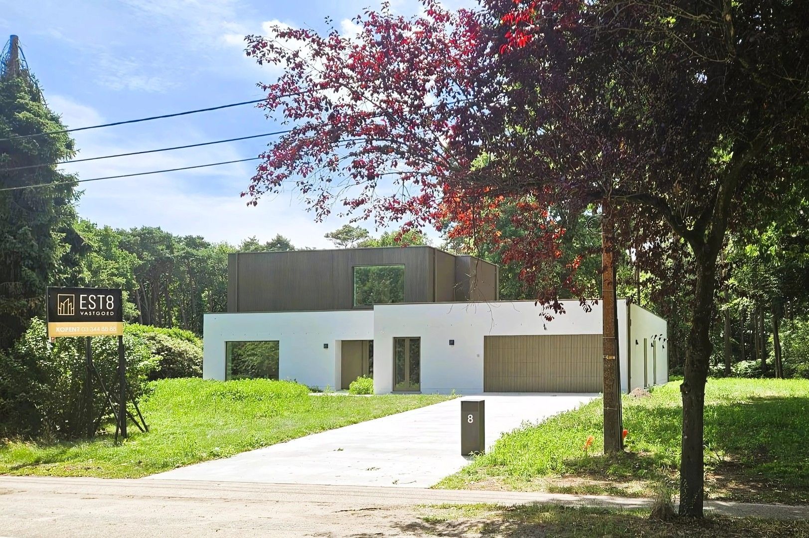 Moderne nieuwbouwvilla op prachtig perceel 4.718 m² - 2% RR! foto {{pictureIndex}}