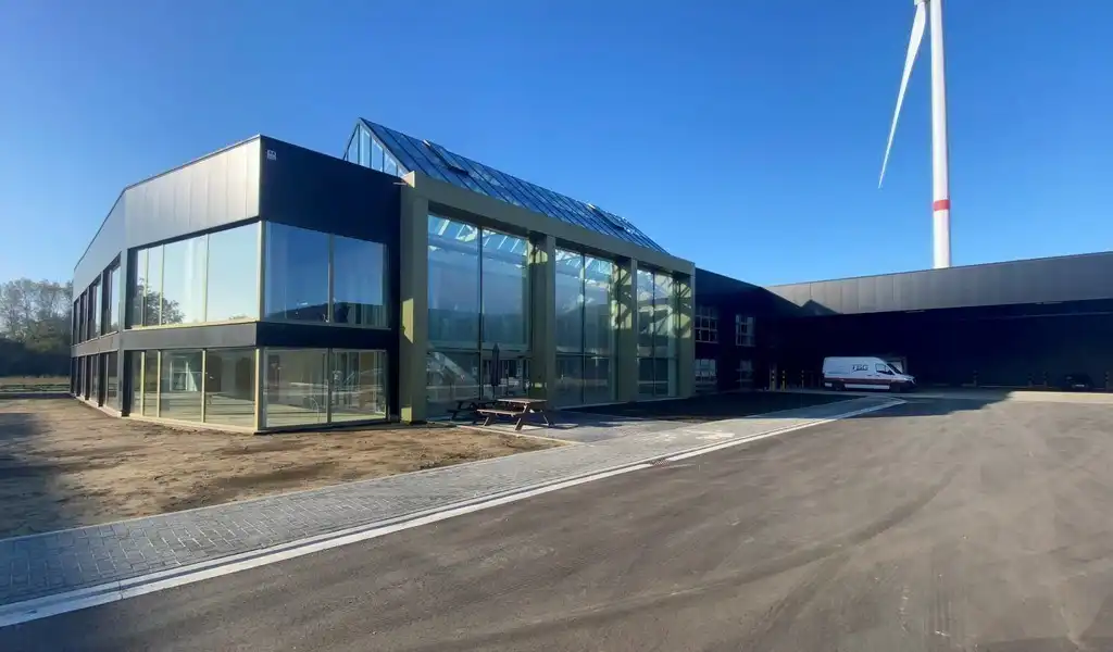 Magazijn te huur langs E34 in Turnhout foto {{pictureIndex}}