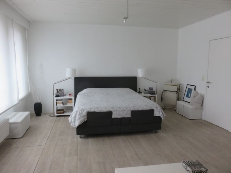 Ruime woning met 4 slaapkamers foto 19