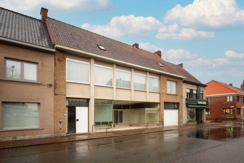 Centrum Kortemark - Handelshuis met ruime woning foto 17