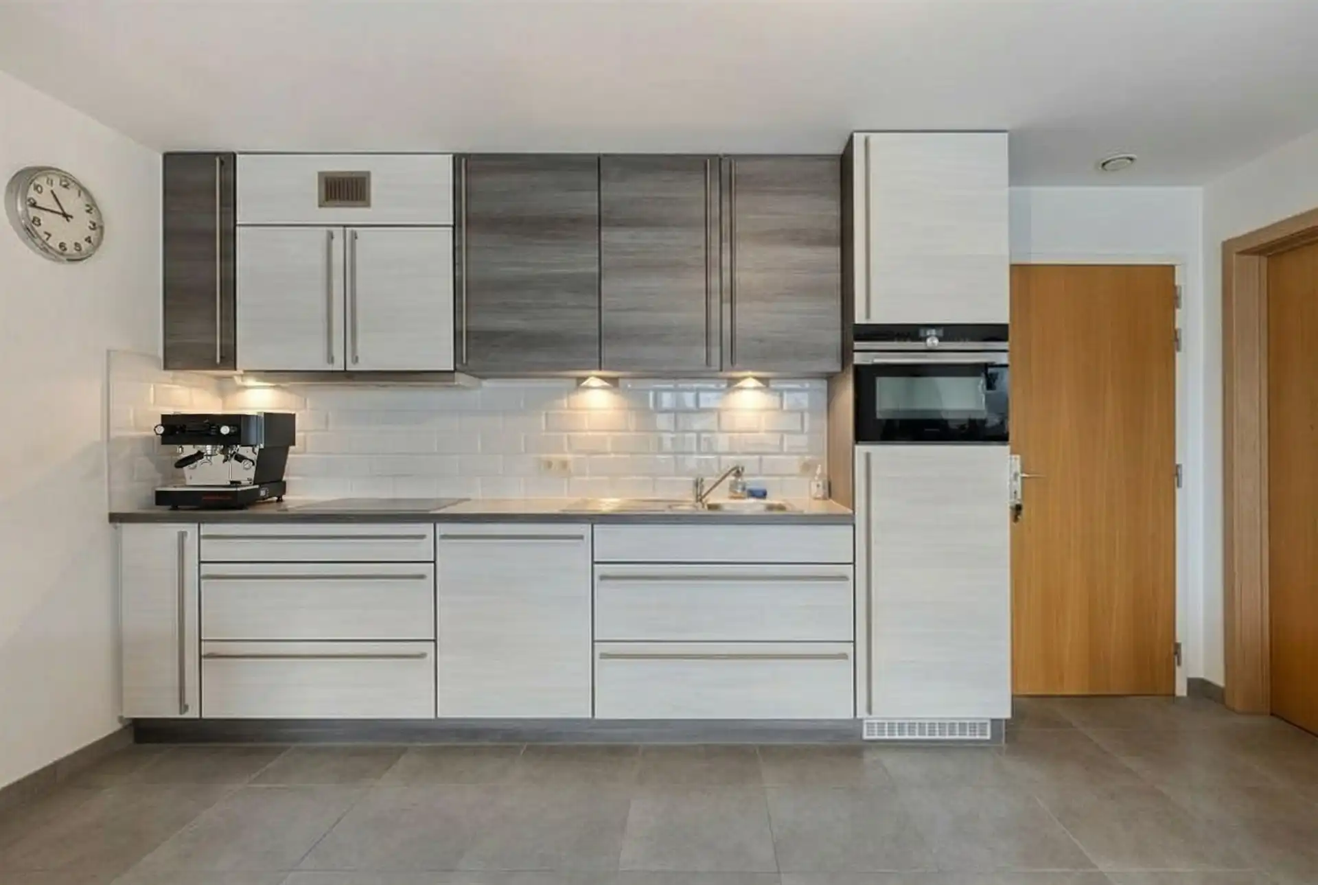 Appartement met ruim Zuidwest georiënteerd terras foto 3