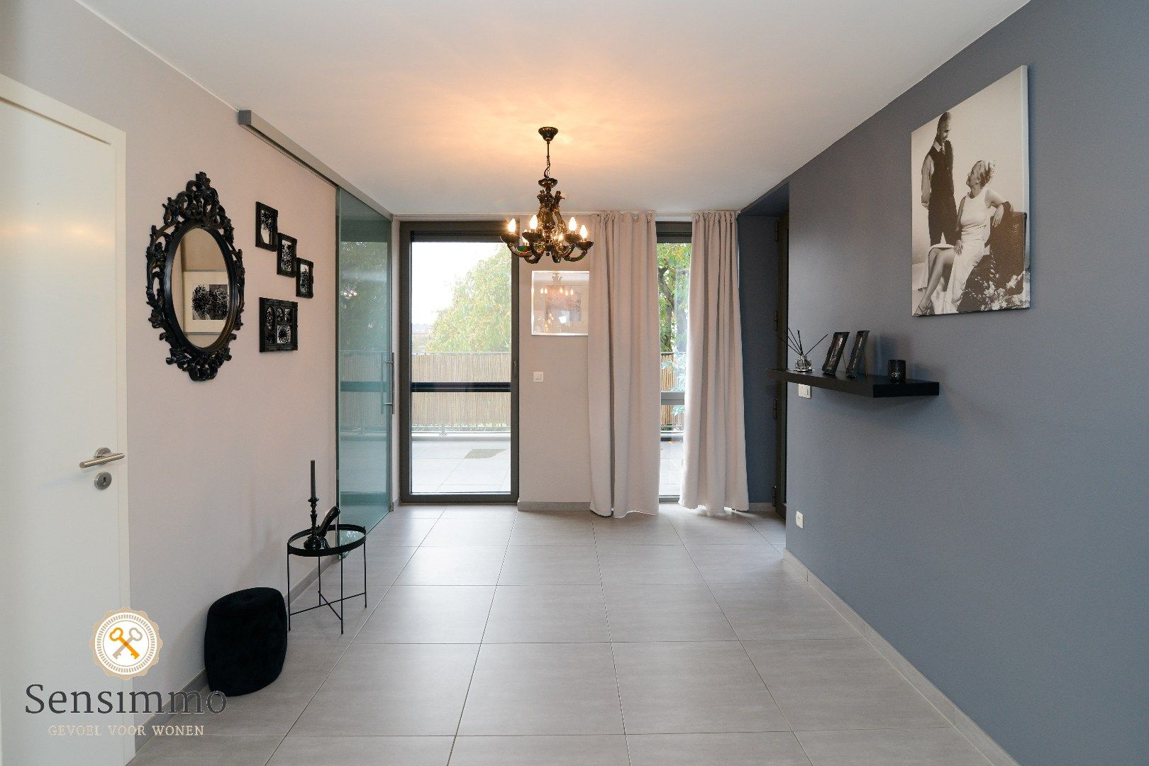 Modern en ruim appartement met 1 slaapkamer, dubbel terras en privé parking foto 8