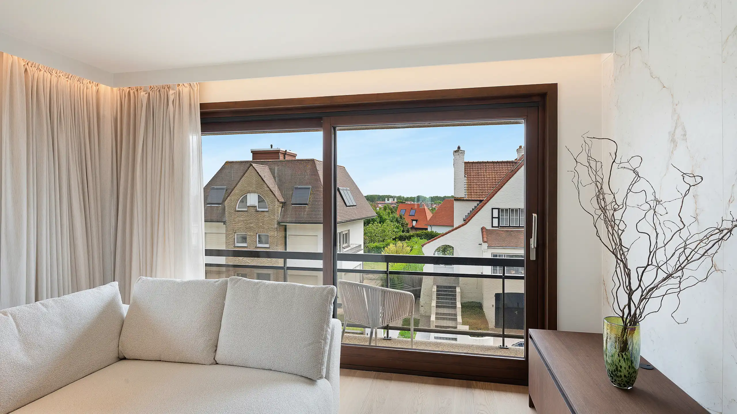 Prachtig gerenoveerd duplex appartement [J. Nellenslaan -Duinbergen]. foto 9