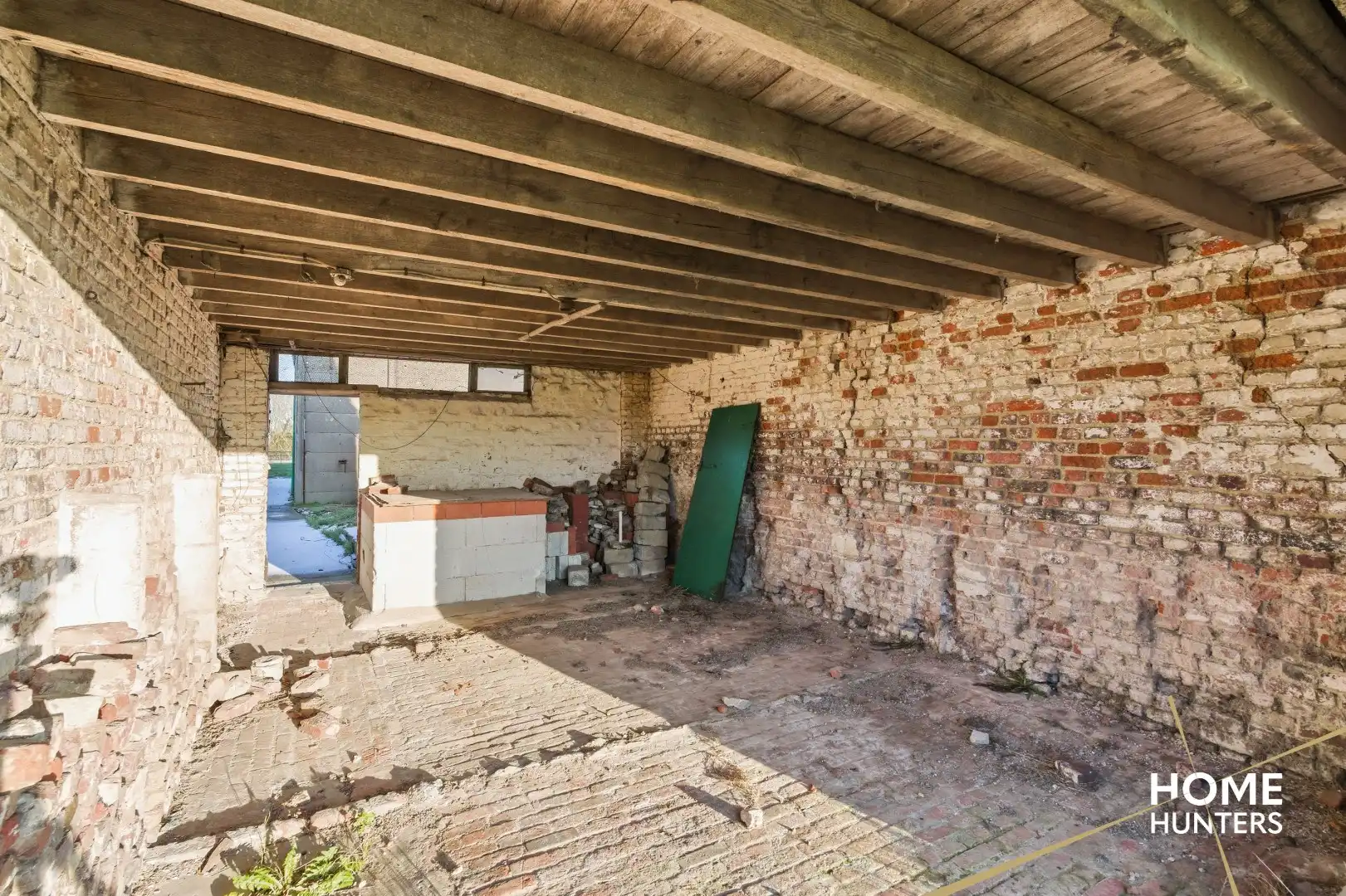 Unieke te renoveren hoeve op 14.188 m² met adembenemend zicht op de Kemmelberg foto 31