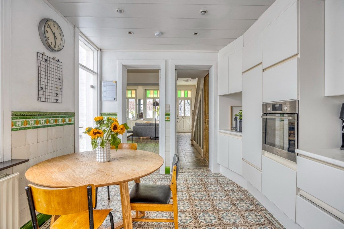 Authentieke rijwoning met 4 slaapkamers! foto 9