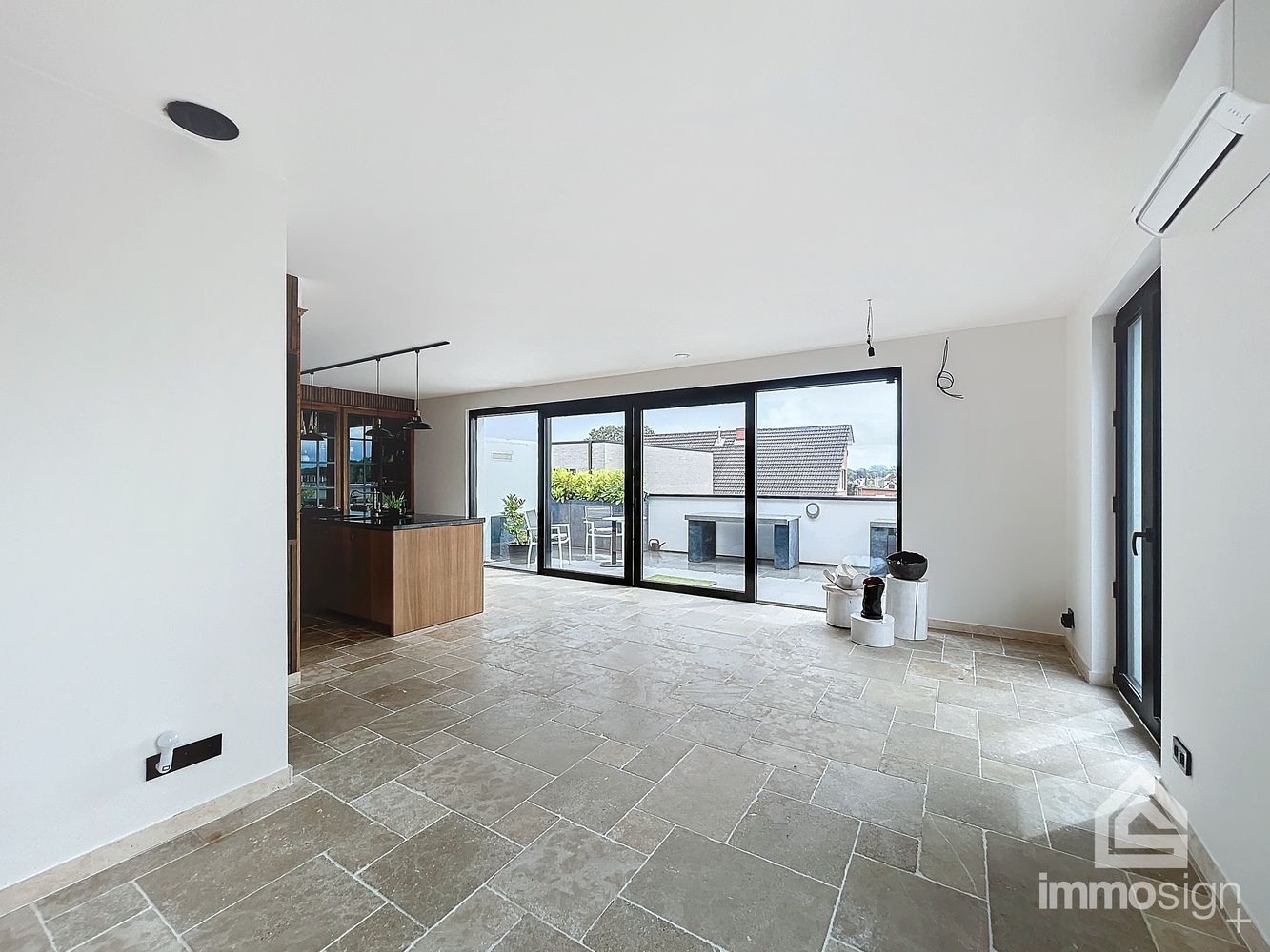 Hoogwaardig afgewerkt penthouse met zeer groot terras te Boekt! foto 11