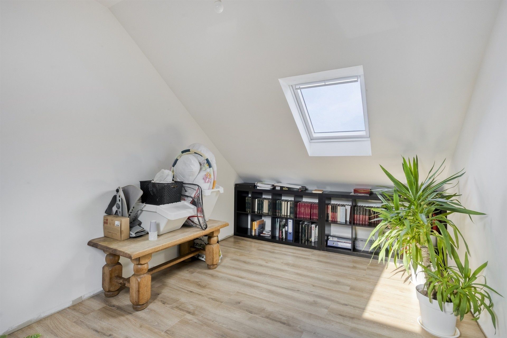 Woning met overvloed aan ruimte en potentieel foto 14