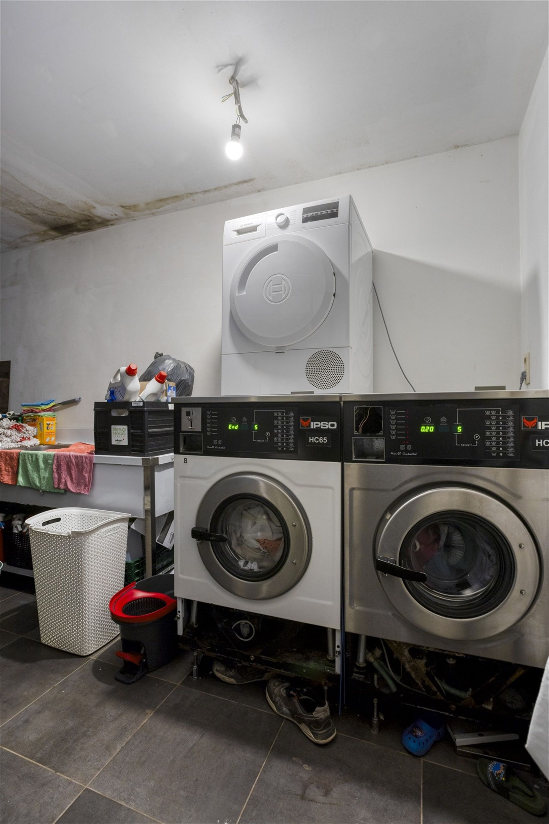 Woning met overvloed aan ruimte en potentieel foto 14